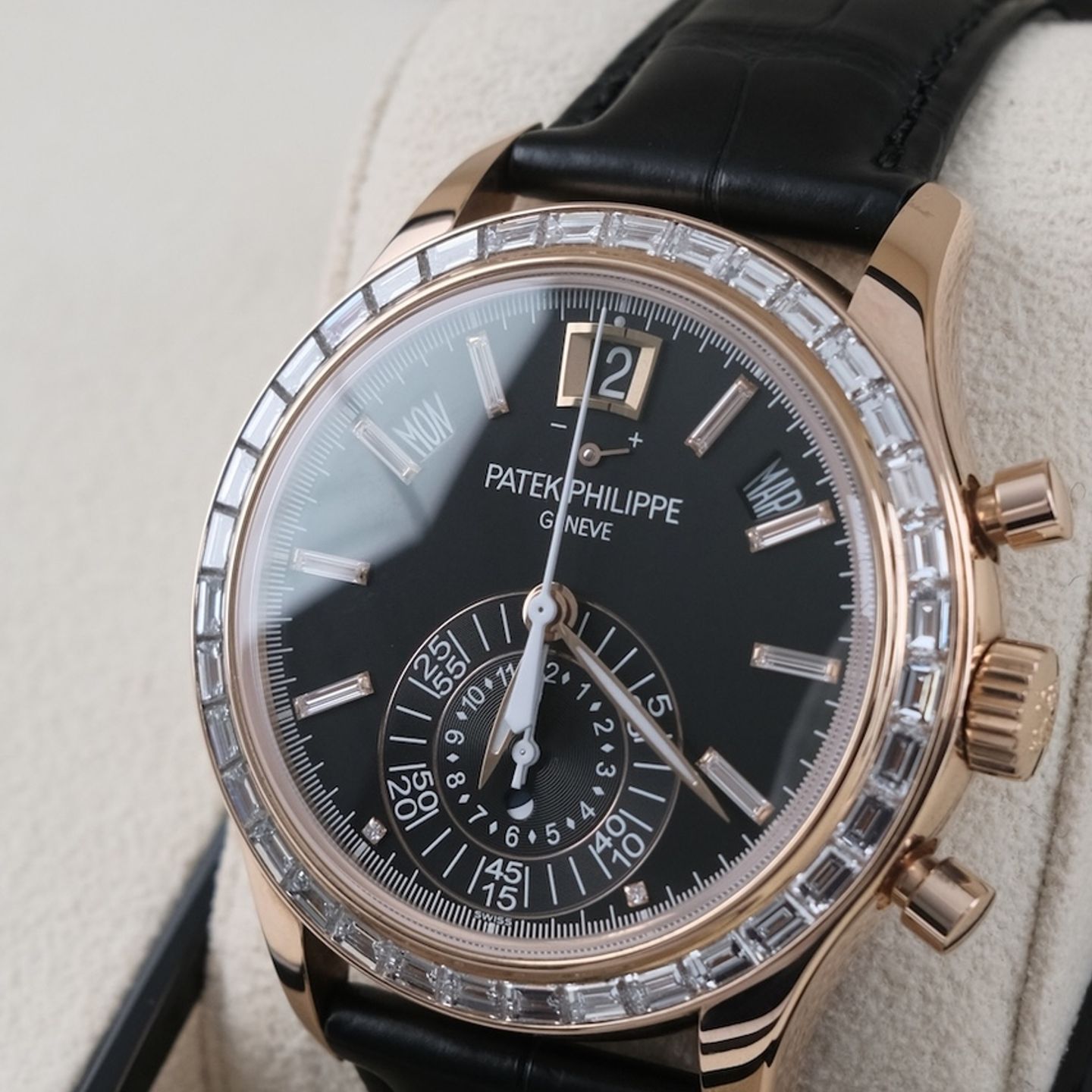 Patek Philippe Annual Calendar Chronograph 5961R-010 (2022) - Zwart wijzerplaat 41mm Roségoud (4/8)