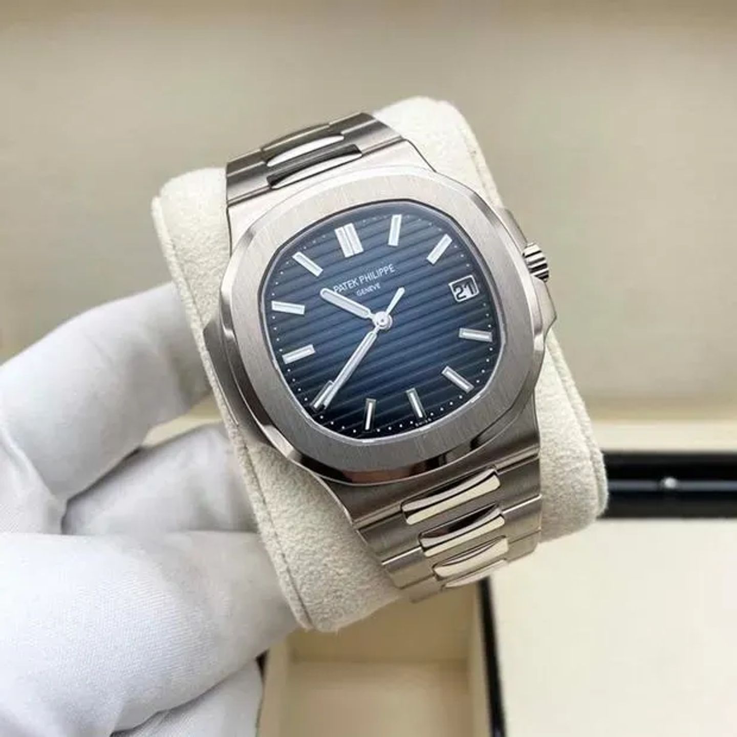 Patek Philippe Nautilus 5811/1G-001 - (5/6)