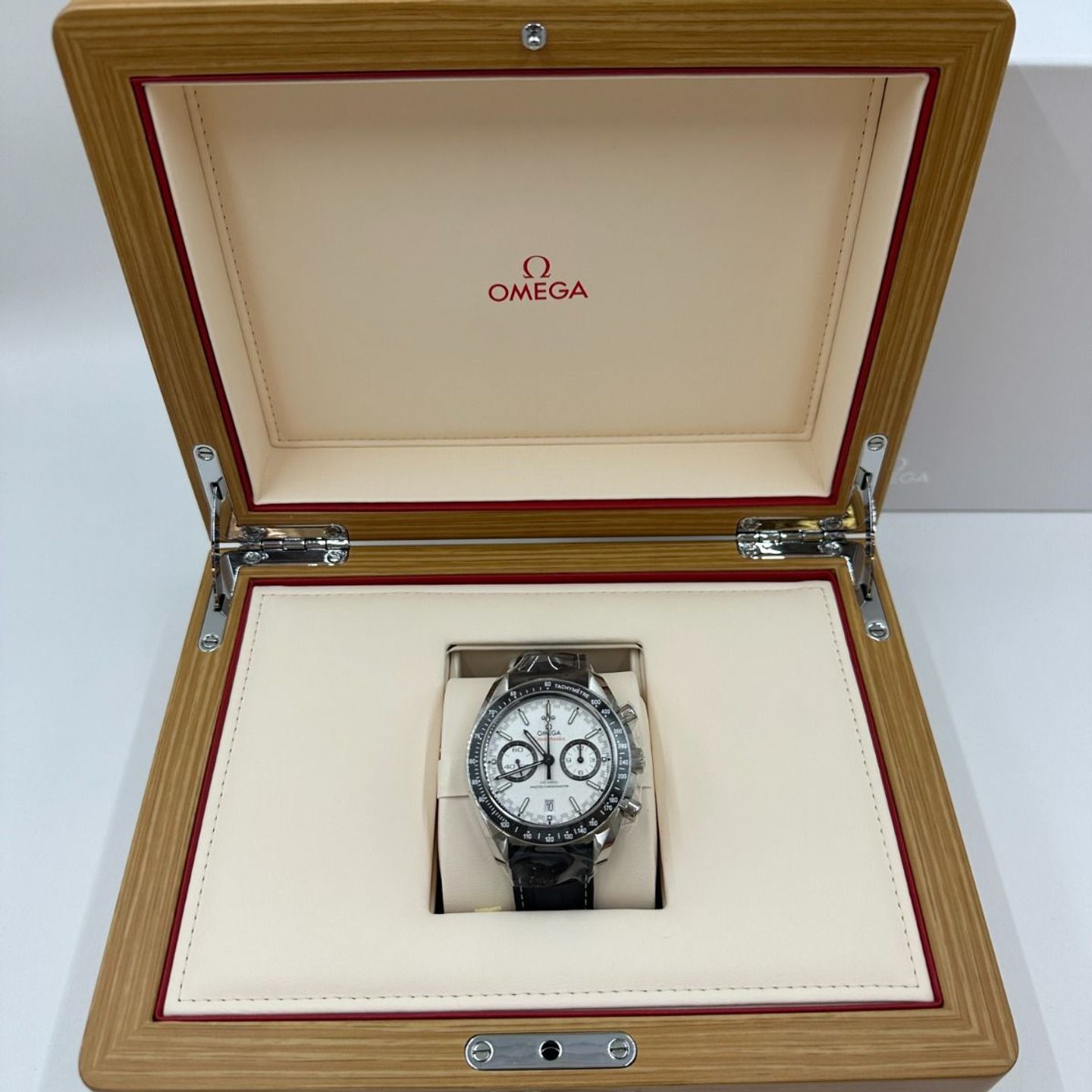 Omega Speedmaster Racing 329.33.44.51.04.001 (2024) - White dial 44 mm Steel case (4/8)