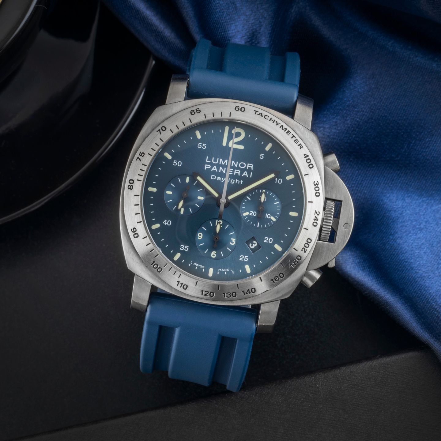 Panerai Luminor Chrono PAM00326 (2009) - Blauw wijzerplaat 44mm Titanium (1/8)