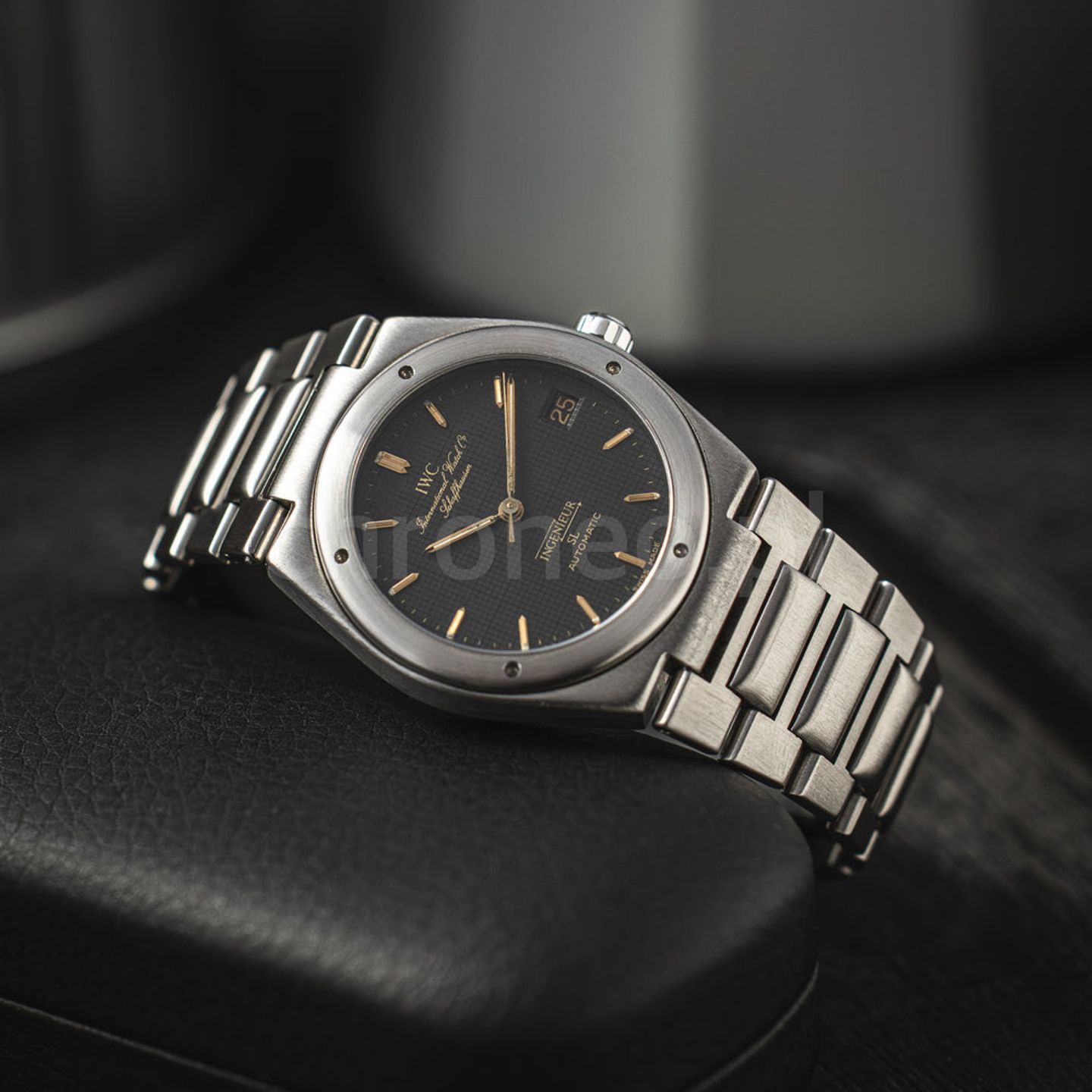 IWC Ingenieur Automatic IW3506 (Unknown (random serial)) - Black dial 34 mm Steel case (2/8)