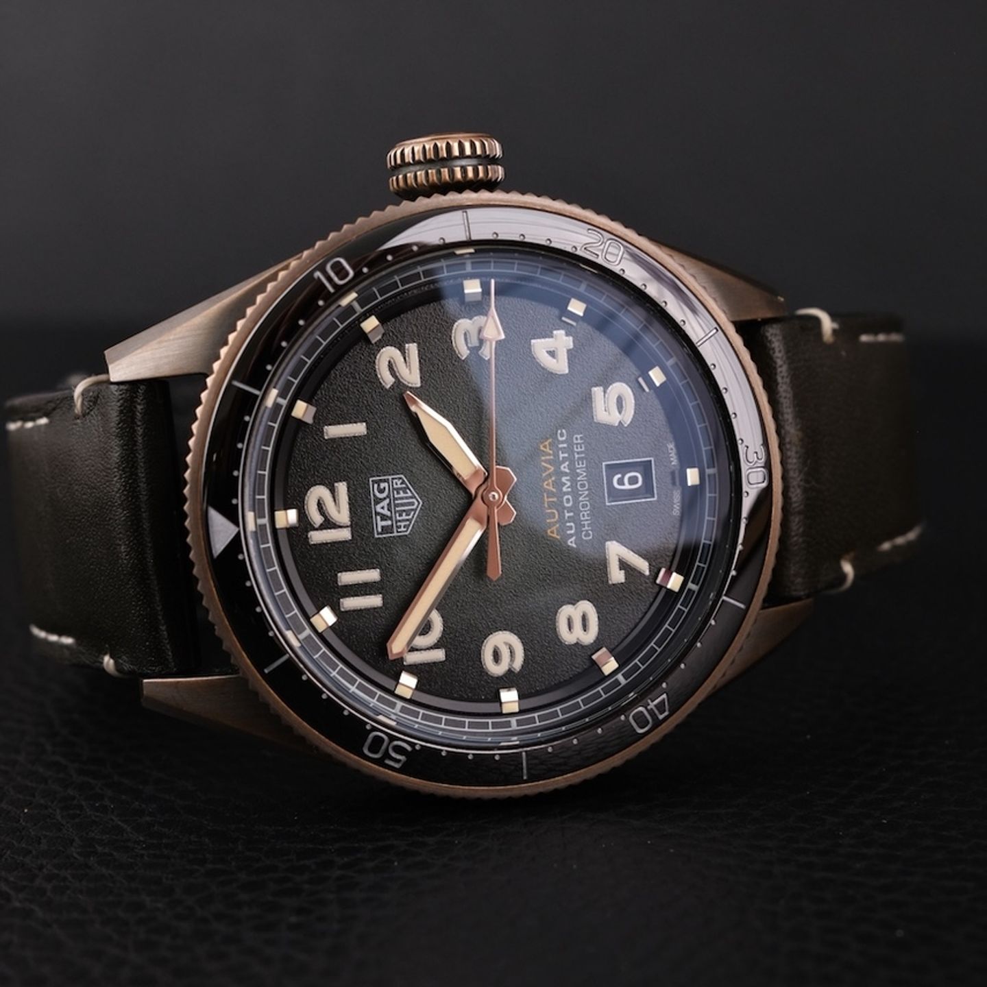 TAG Heuer Autavia WBE5190.FC8268 (2021) - Green dial 42 mm Bronze case (2/8)