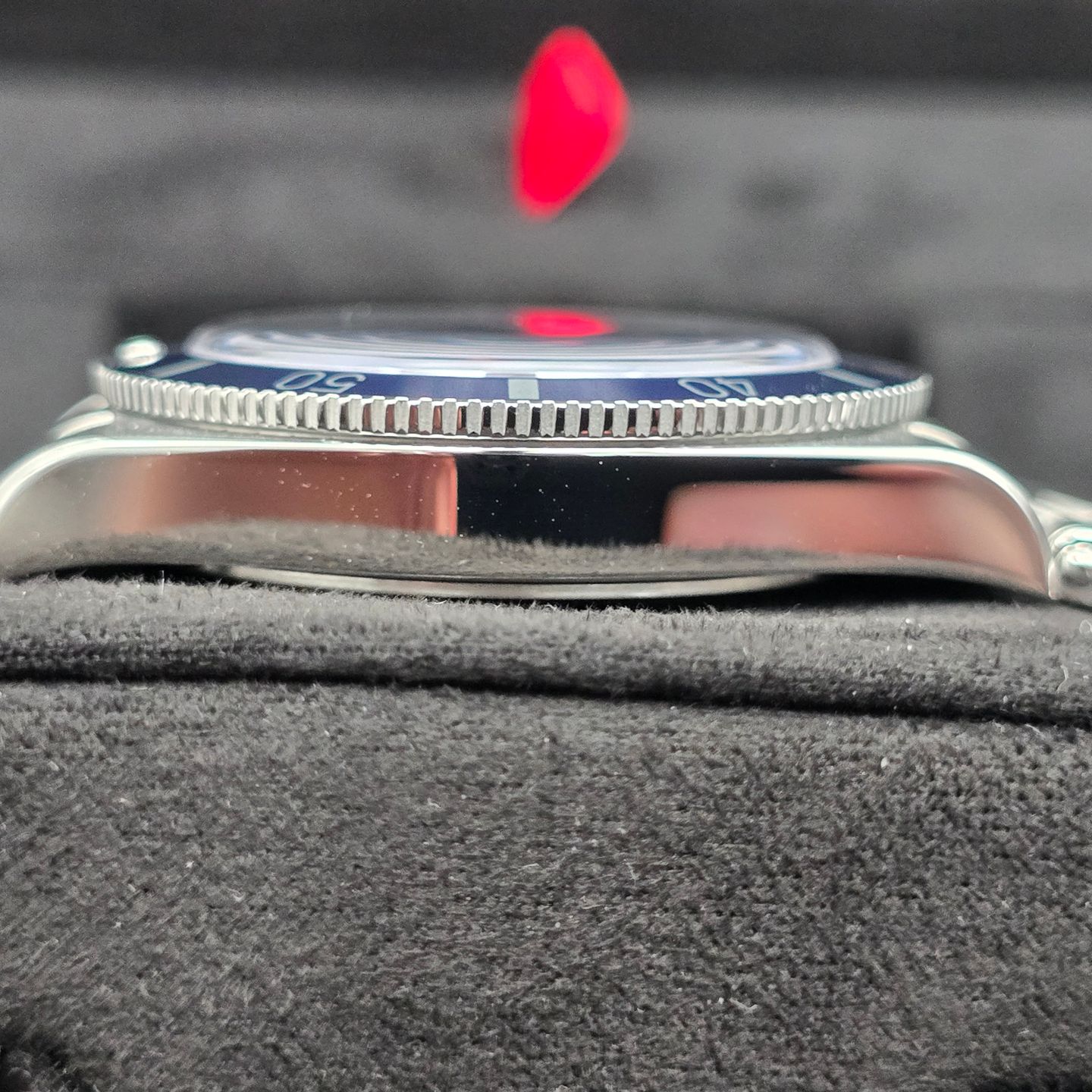 Tudor Black Bay 54 79000B (2026) - Blue dial 37 mm Steel case (6/8)
