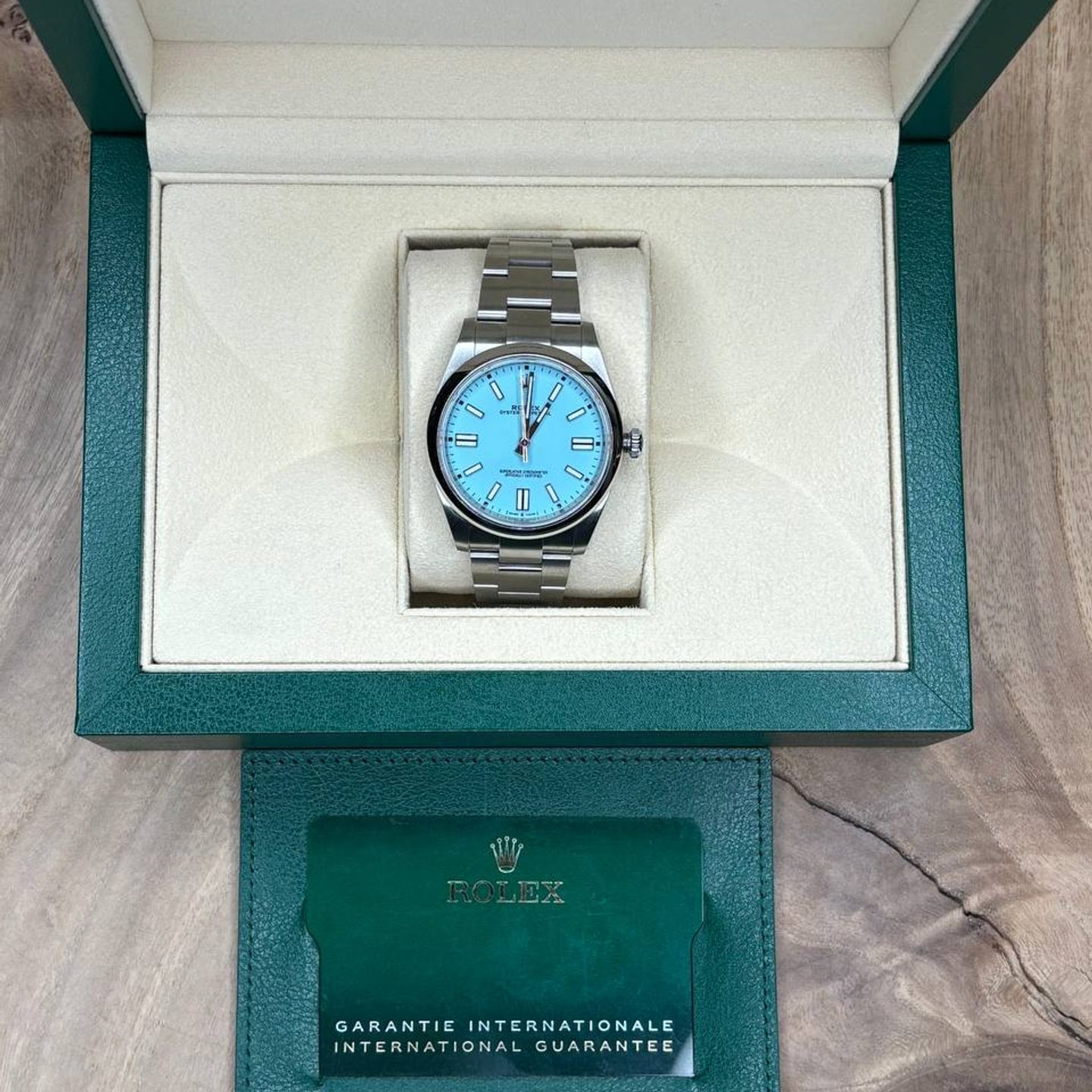 Rolex Oyster Perpetual 41 124300 - (2/4)