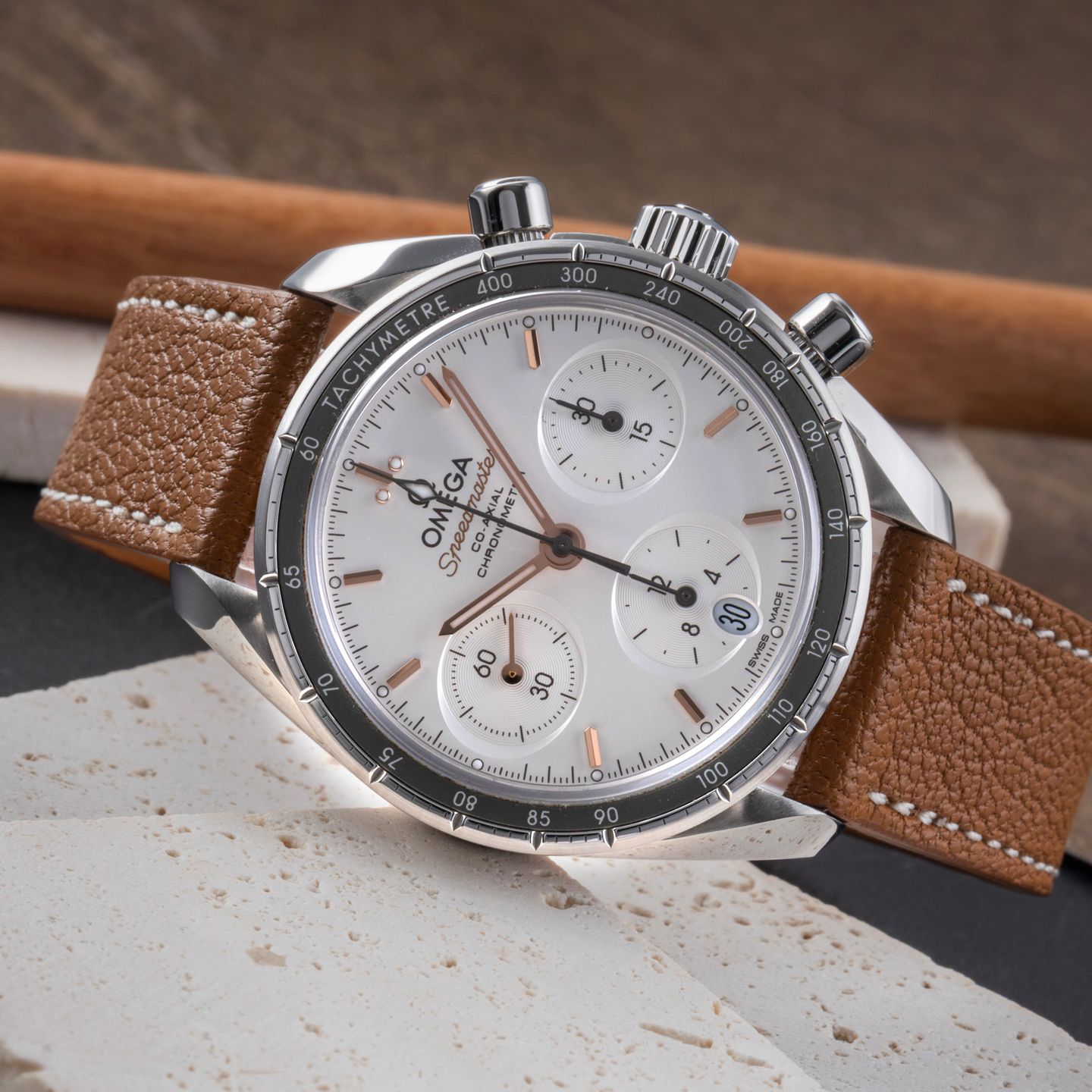 Omega Speedmaster 324.32.38.50.02.001 - (2/8)