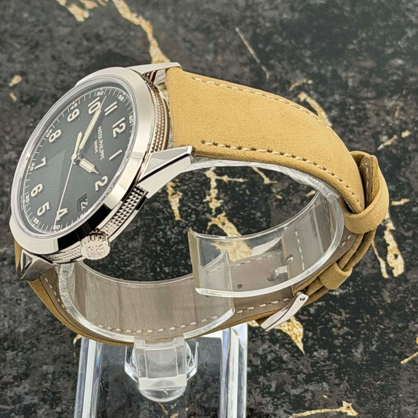 Patek Philippe Calatrava 5226G-001 - (5/8)