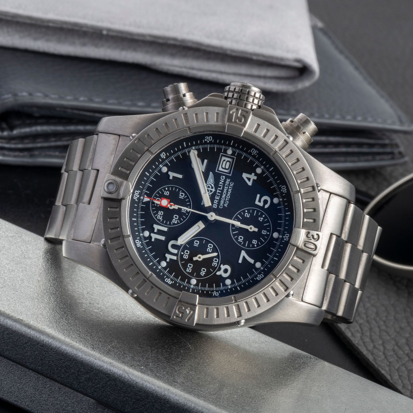 Breitling Avenger E13360 (2006) - 44mm Titanium (2/8)