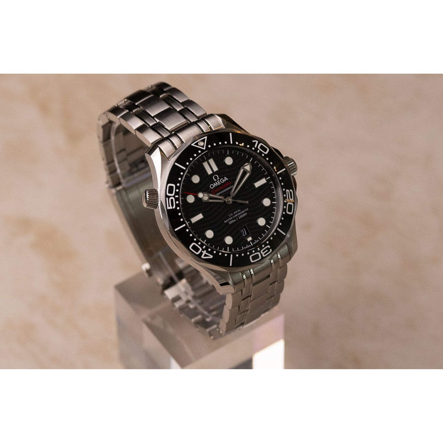 Omega Seamaster Diver 300 M 210.32.42.20.01.001 (2025) - Zwart wijzerplaat 42mm Staal (1/7)