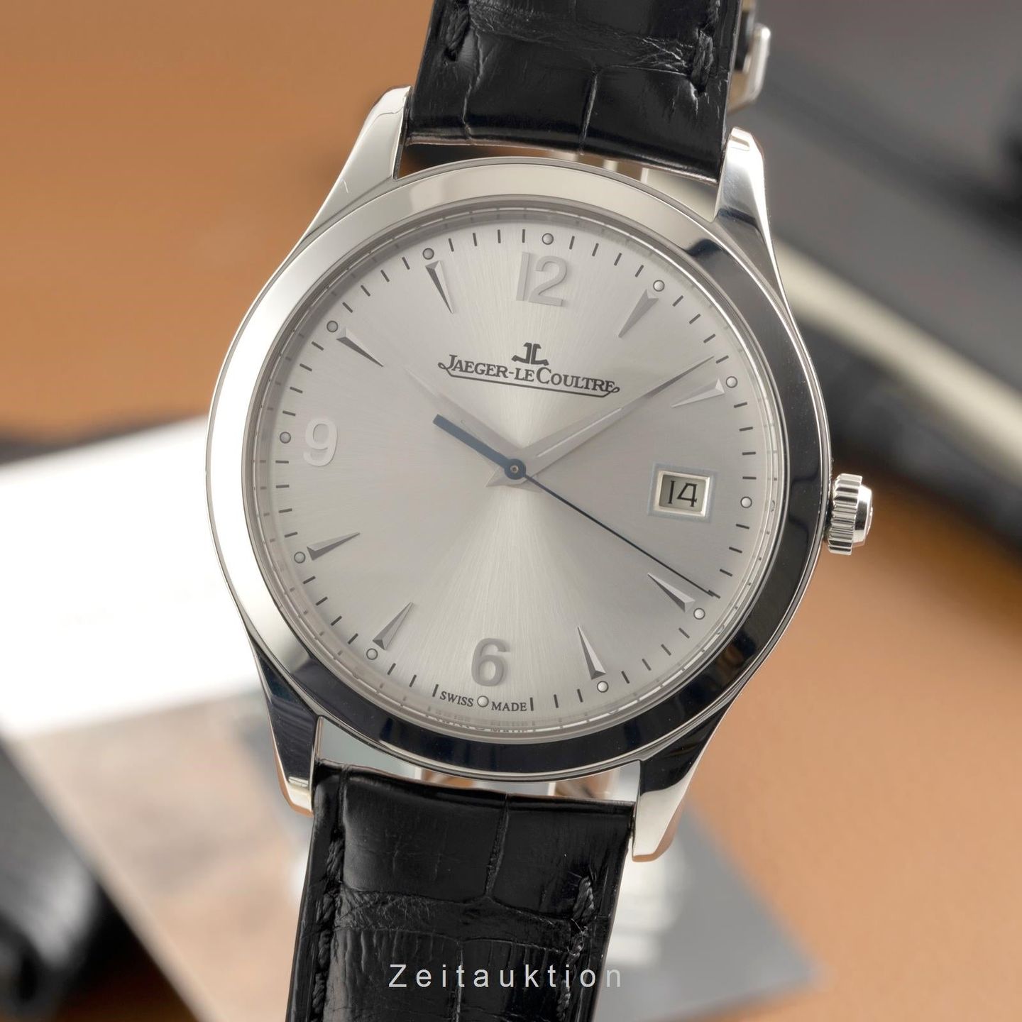 Jaeger-LeCoultre Master Control Date Q1548420 (2015) - Zilver wijzerplaat 39mm Staal (1/8)