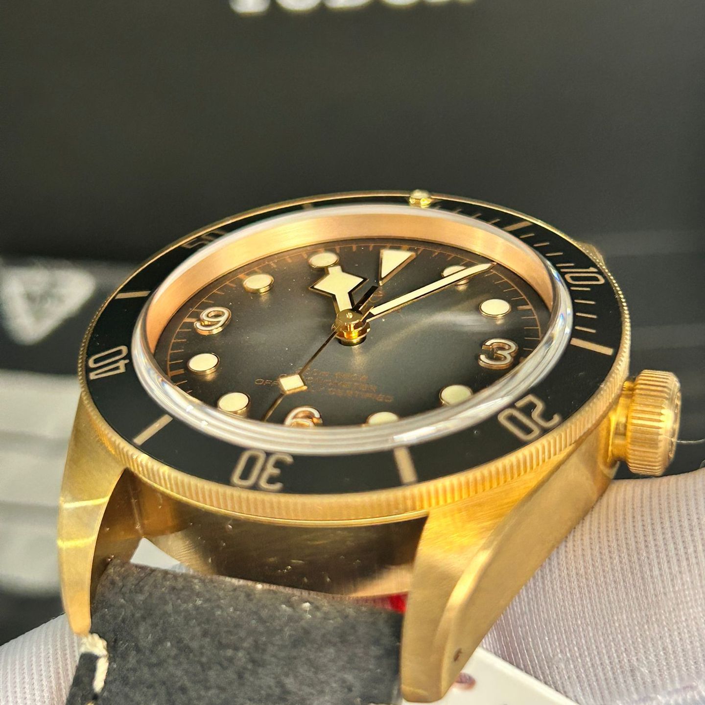 Tudor Black Bay Bronze 79250BA (2025) - Grijs wijzerplaat 43mm Brons (5/8)