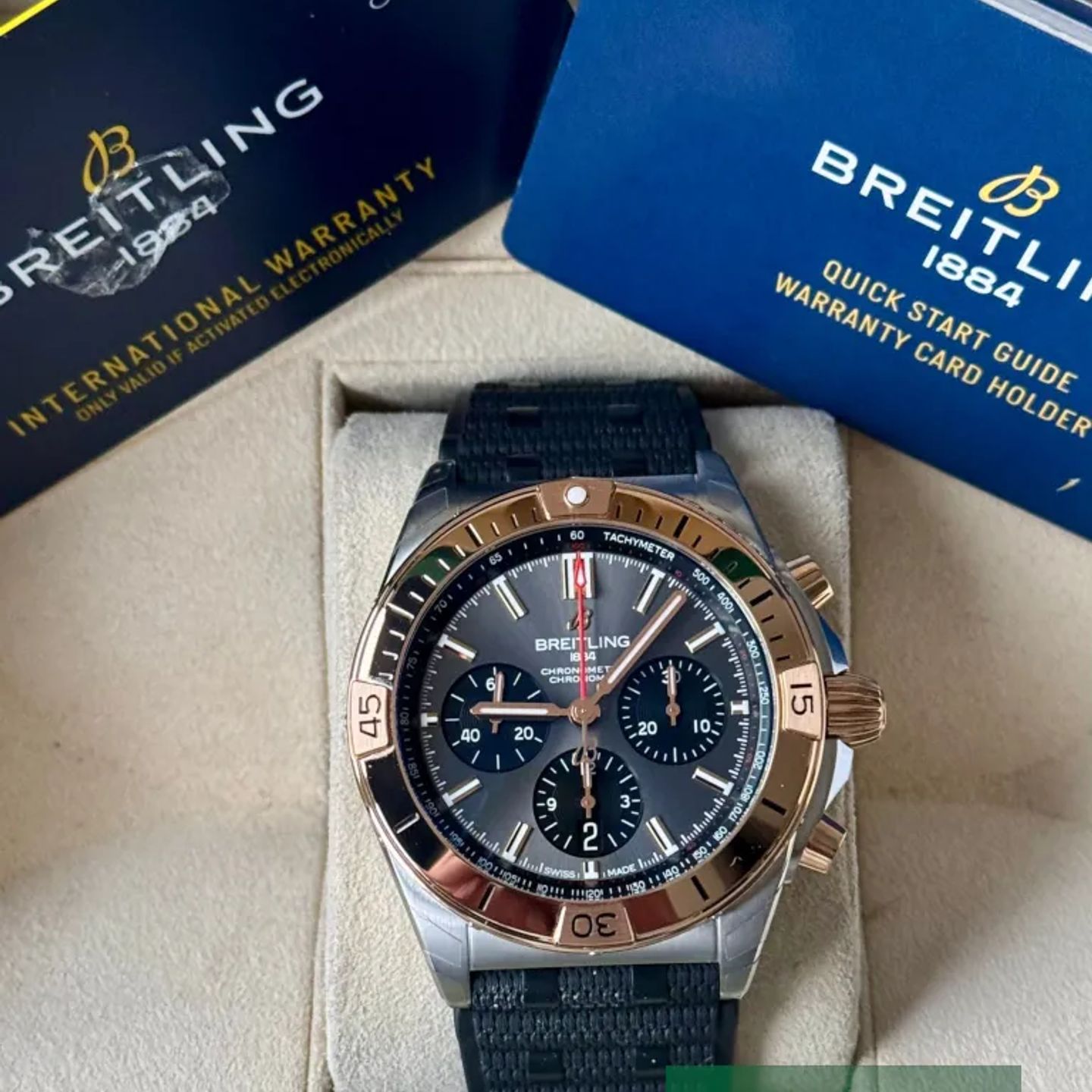 Breitling Chronomat 42 UB0134101B1S1 (2025) - Green dial 43 mm Gold/Steel case (7/7)