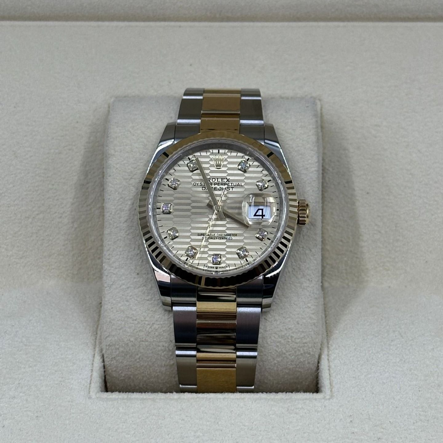 Rolex Datejust 36 126233 (2024) - Gold dial 36 mm Steel case (5/8)