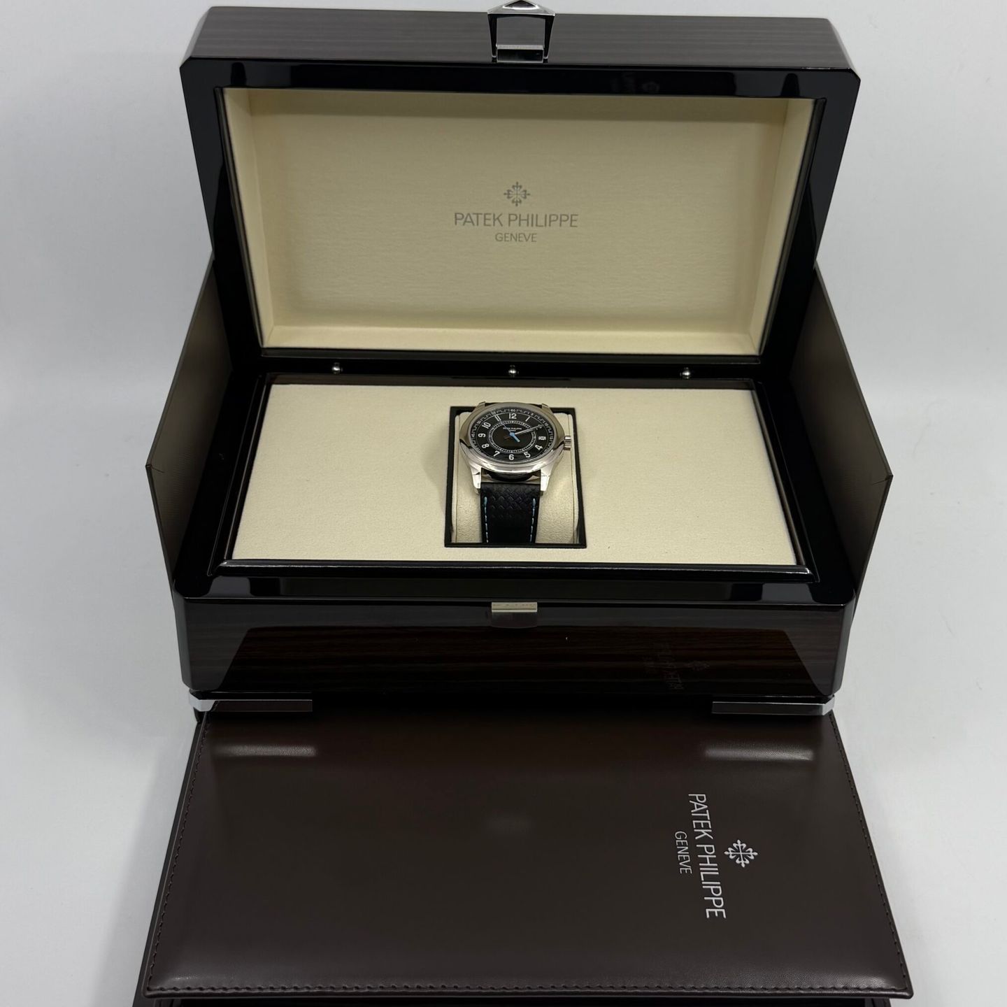 Patek Philippe Calatrava 6007G-011 (2026) - Black dial 40 mm White Gold case (4/8)