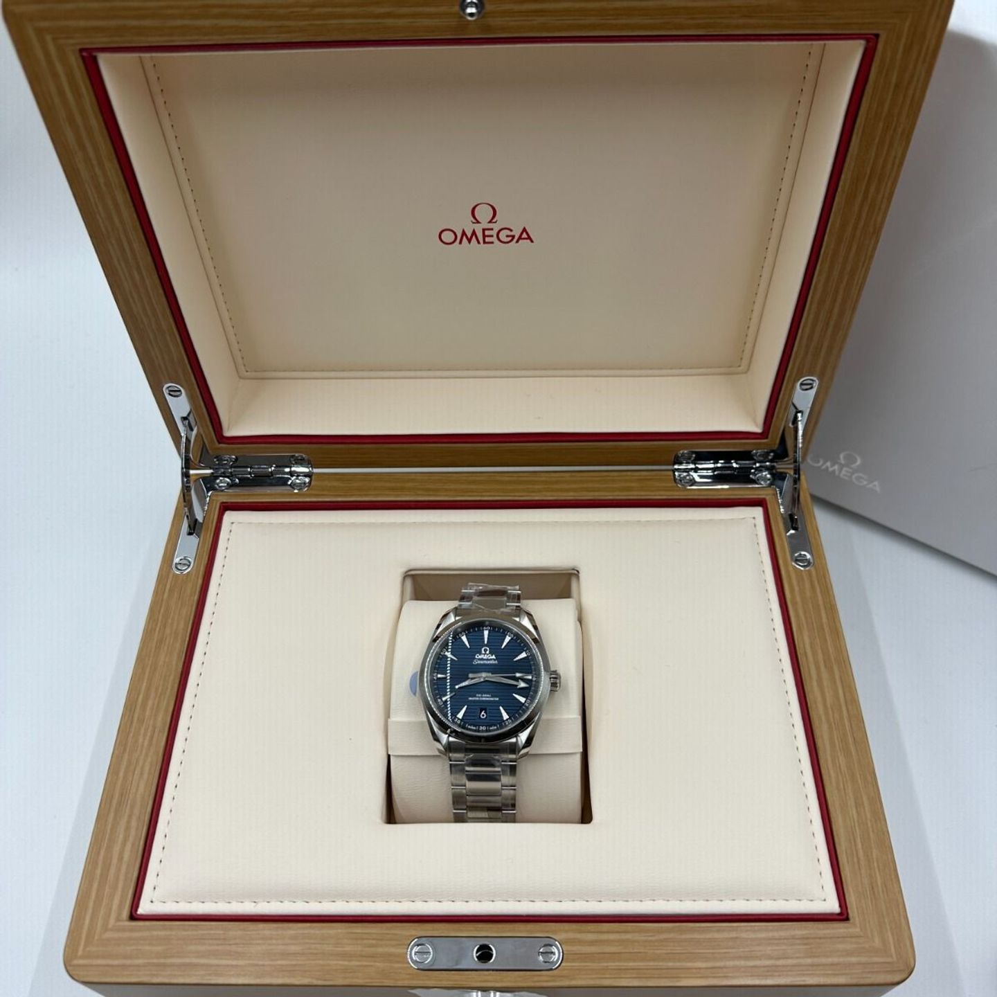 Omega Seamaster Aqua Terra 220.10.38.20.03.001 (2023) - Blue dial 38 mm Steel case (5/8)