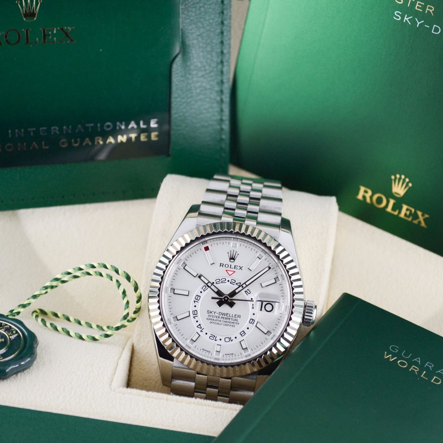 Rolex Sky-Dweller 326934 (2023) - White dial 42 mm Steel case (7/7)
