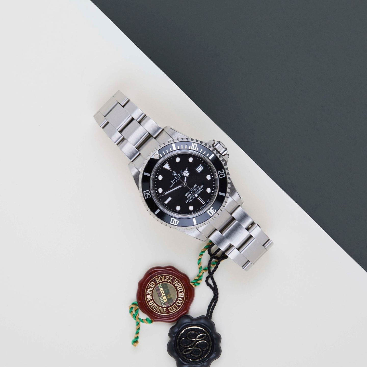 Rolex Sea-Dweller 4000 16600 - (2/8)