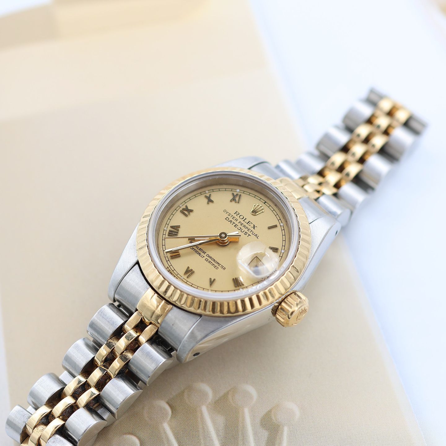 Rolex Lady-Datejust 69173 (Unknown (random serial)) - Champagne dial 26 mm Gold/Steel case (2/8)