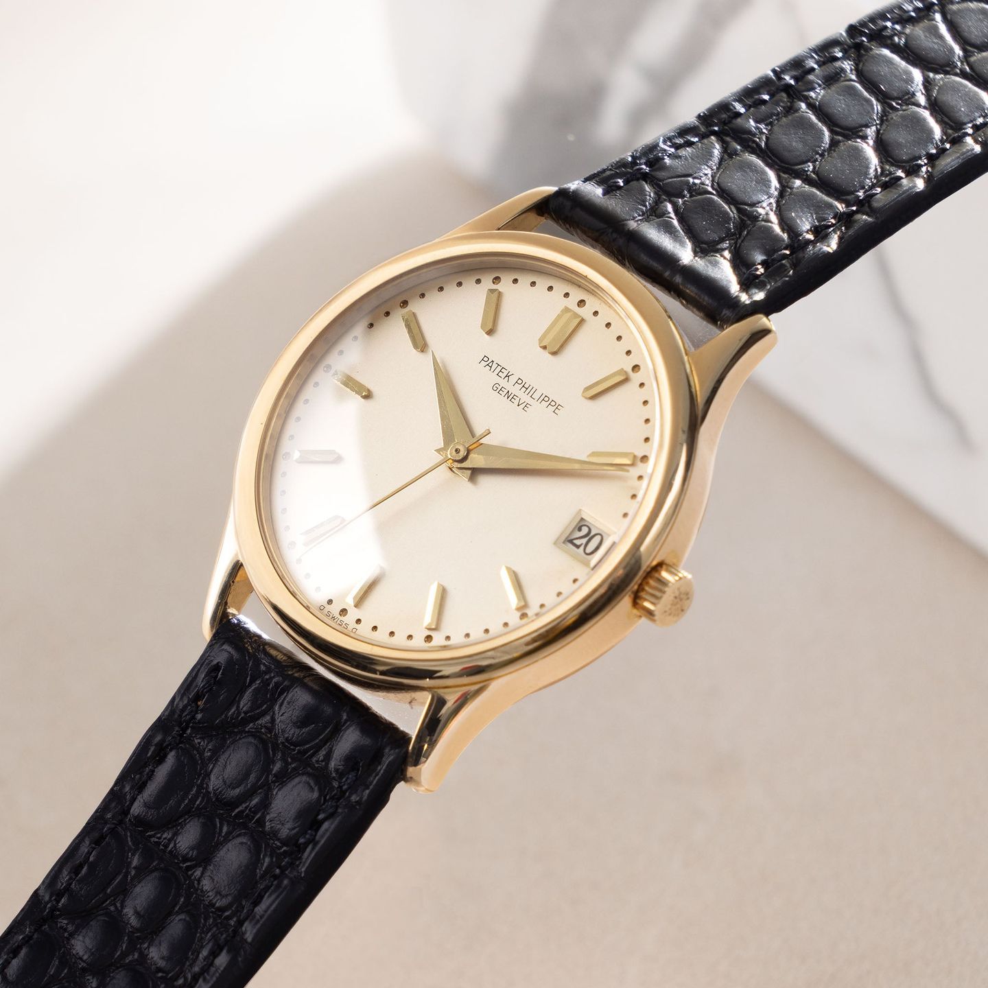 Patek Philippe Calatrava 3998J (1990) - Zilver wijzerplaat 35mm Geelgoud (1/8)