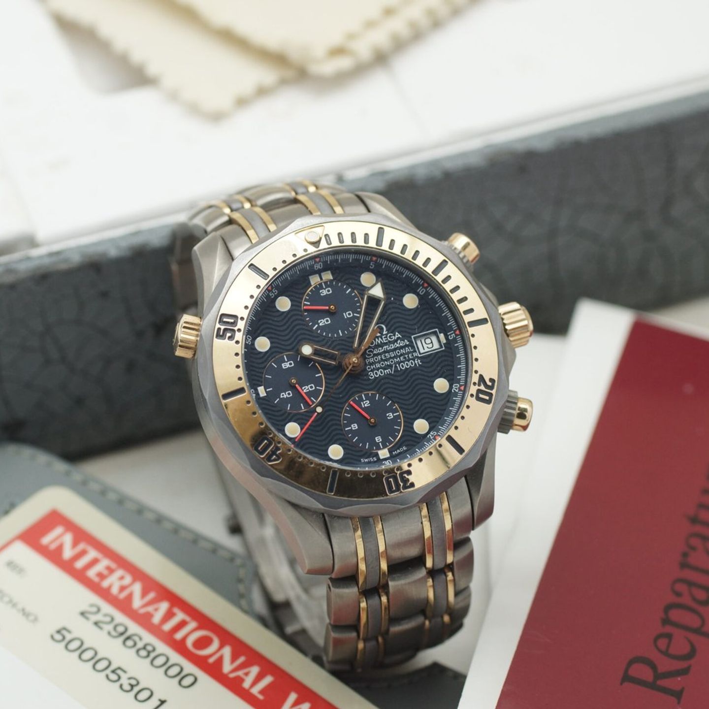 Omega Seamaster Diver 300 M 2296.80.00 (1994) - Blue dial 42 mm Titanium case (1/8)