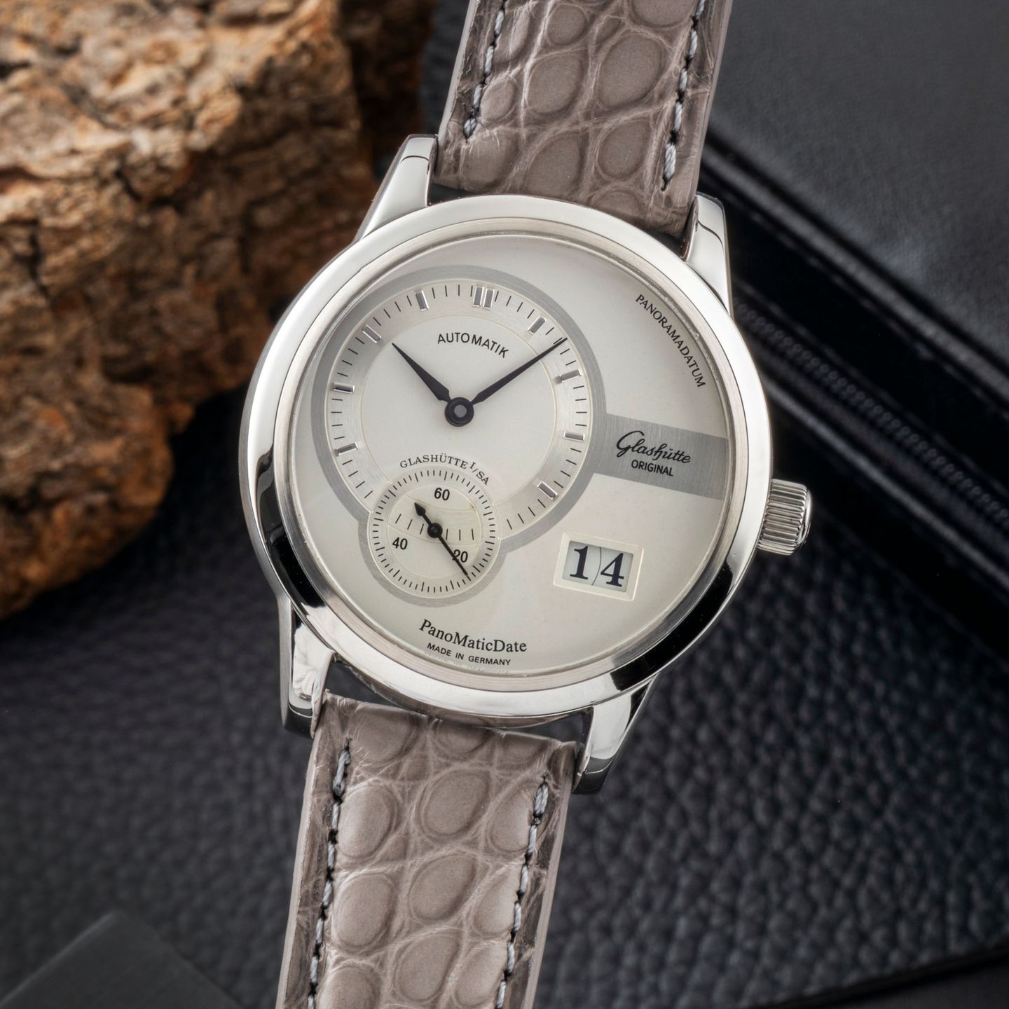 Glashütte Original PanoMaticDate 1-90-01-02-02-04 (2008) - Silver dial 40 mm Steel case (3/8)