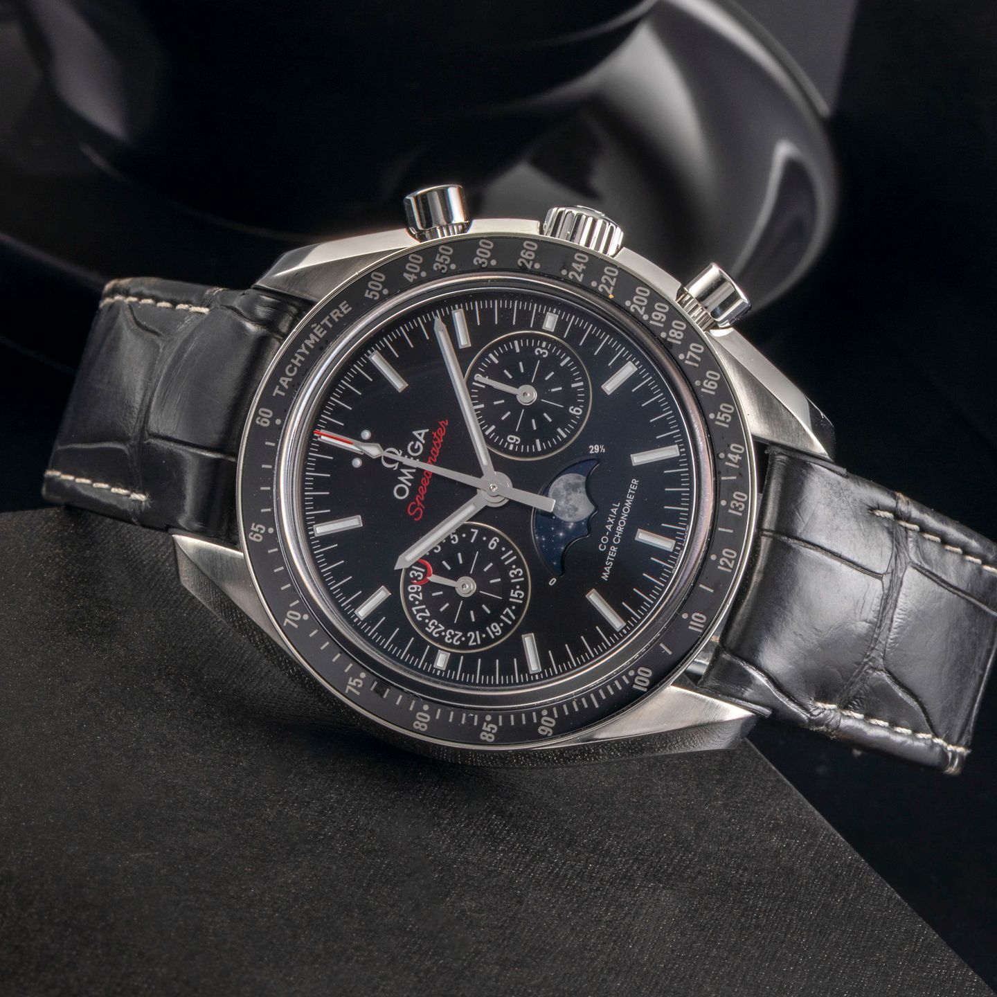 Omega Speedmaster Moonphase 304.33.44.52.01.001 - (2/8)