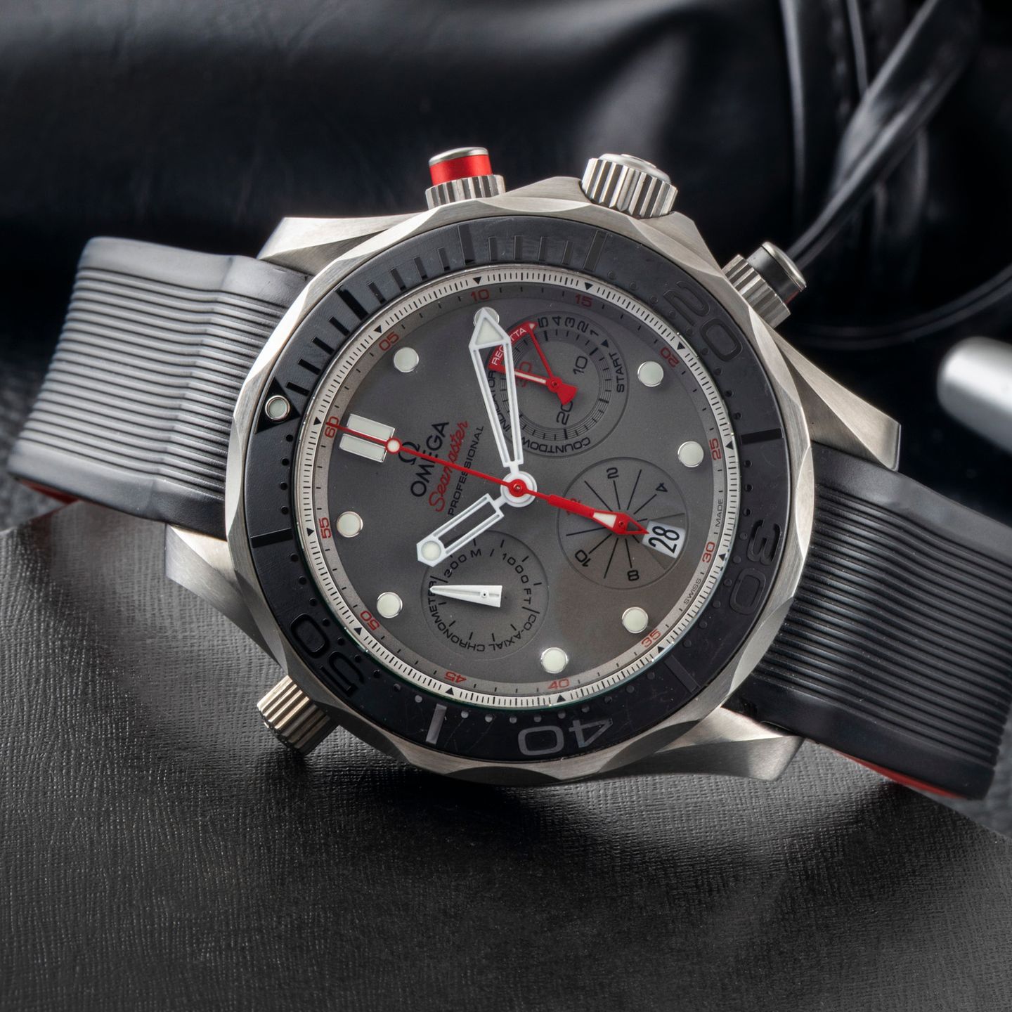 Omega Seamaster Diver 300 M 212.92.44.50.99.001 (Unknown (random serial)) - Grey dial 44 mm Titanium case (2/8)