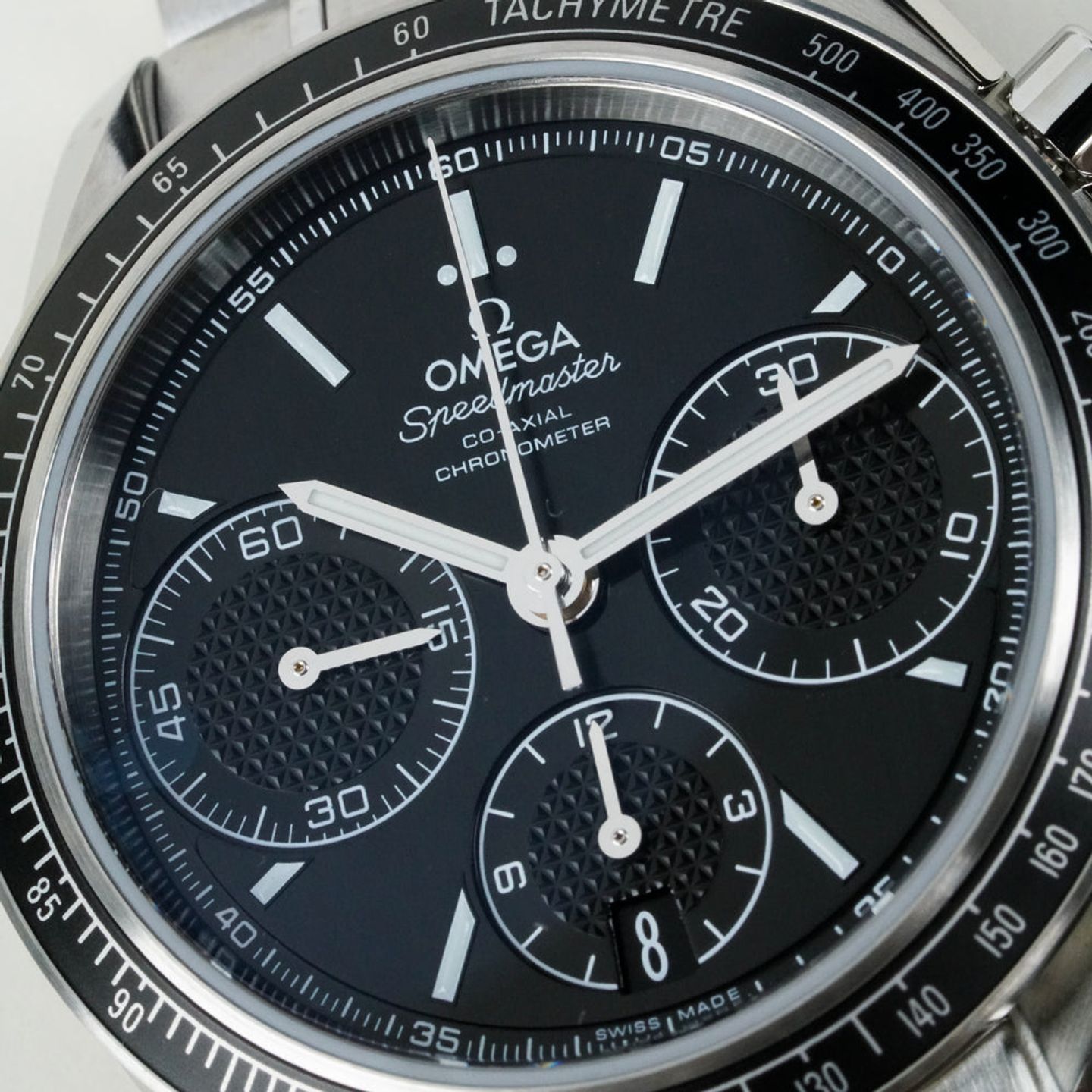 Omega Speedmaster Racing 326.30.40.50.01.001 (2025) - Black dial 40 mm Steel case (2/8)