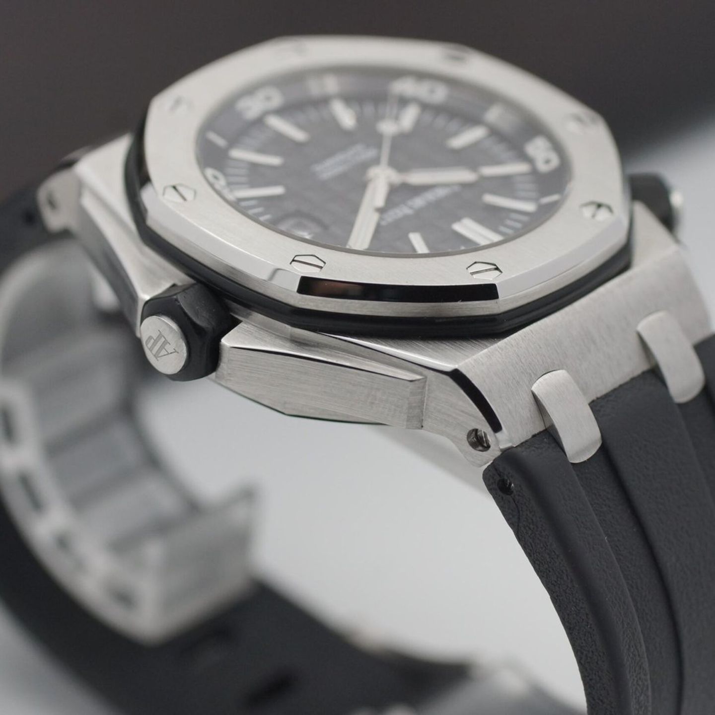 Audemars Piguet Royal Oak Offshore Diver 15703ST - (4/7)