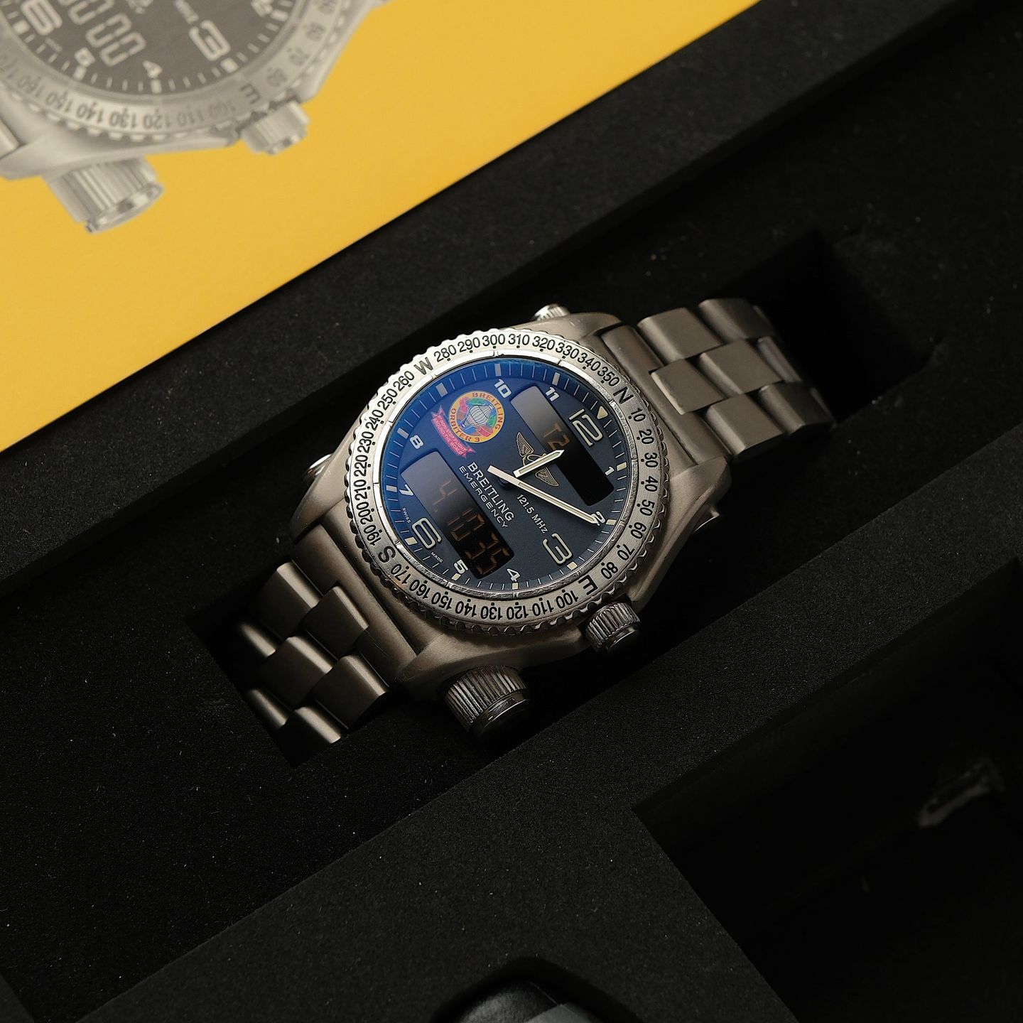 Breitling Emergency E56321 - (1/6)