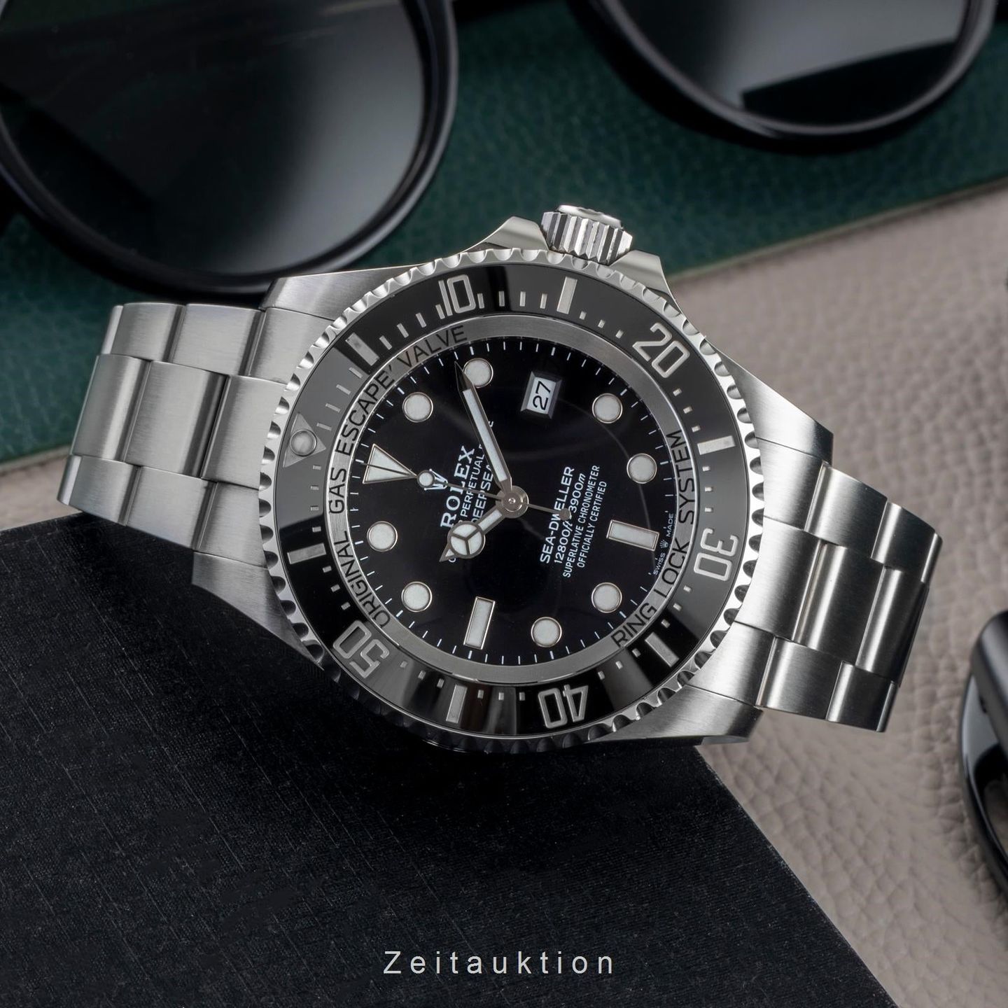 Rolex Sea-Dweller Deepsea 126660 (Unknown (random serial)) - Black dial 44 mm Steel case (2/8)