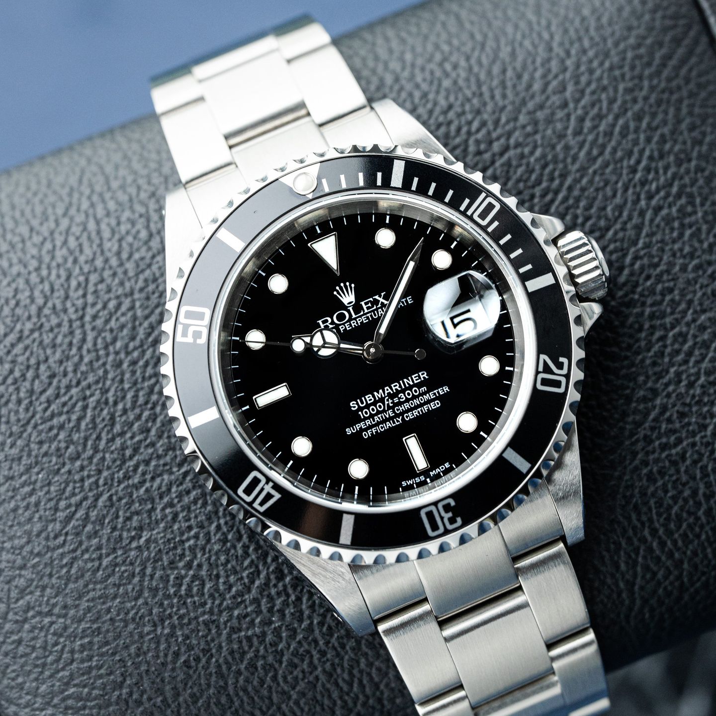 Rolex Submariner Date 16610 (2002) - Zwart wijzerplaat 40mm Staal (2/8)