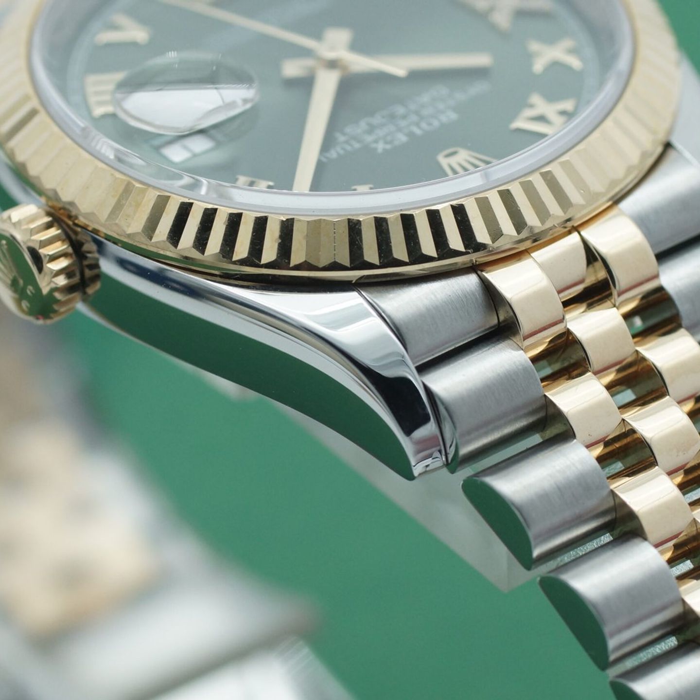 Rolex Datejust 36 126233 (2019) - 36 mm Gold/Steel case (7/8)