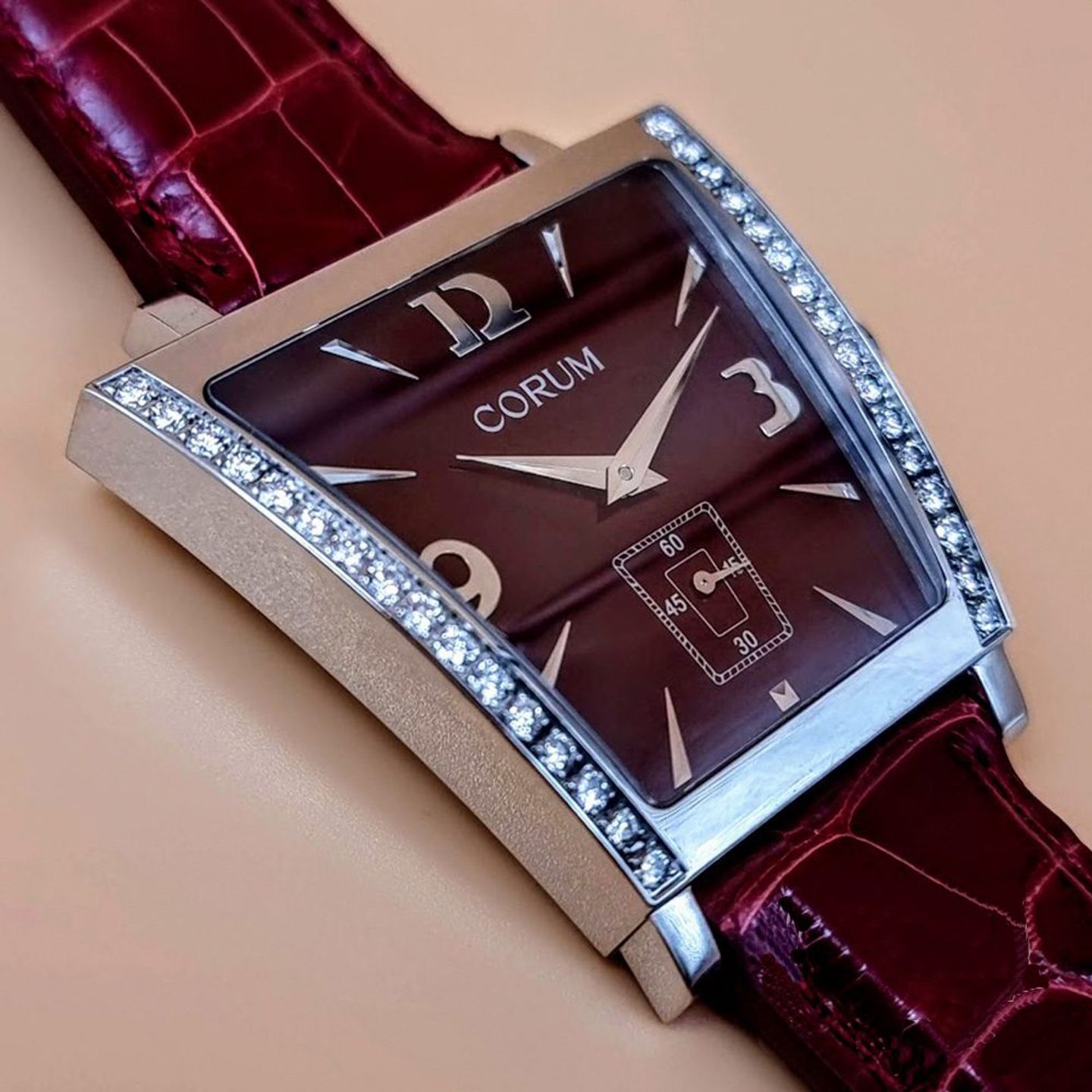 Corum Trapeze 106.406.47/0012 DP51 (2025) - Red dial Unknown Steel case (4/8)