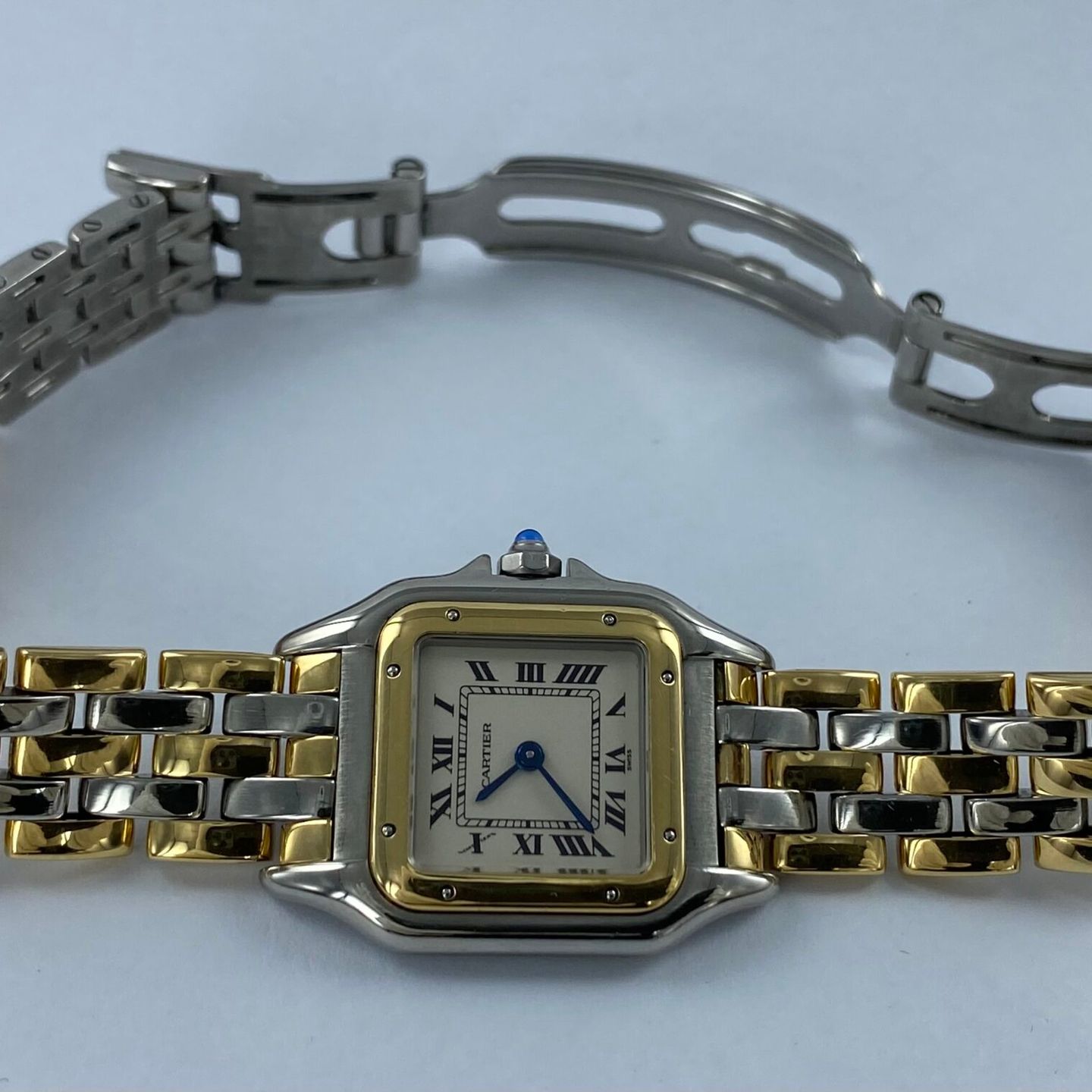 Cartier Panthère 1057917 (Unknown (random serial)) - Silver dial 22 mm Gold/Steel case (1/6)
