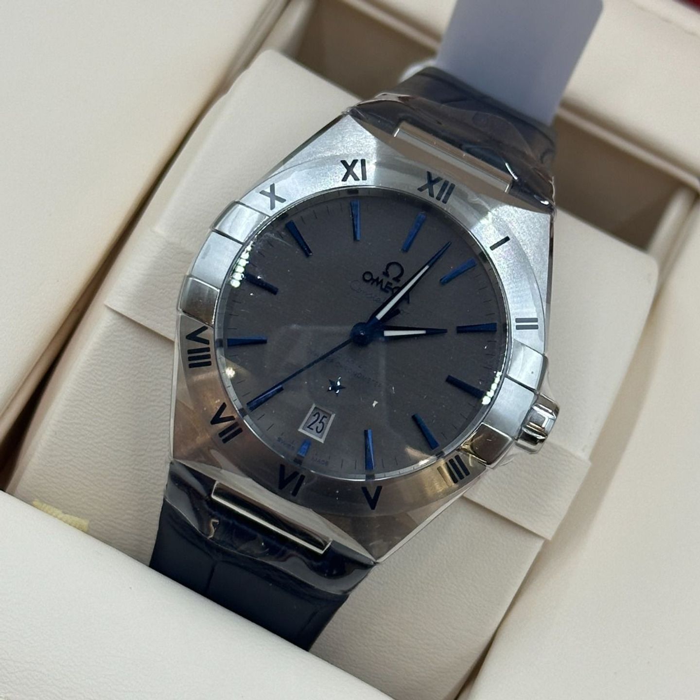 Omega Constellation 131.13.39.20.06.002 (2024) - Grey dial 39 mm Steel case (8/8)