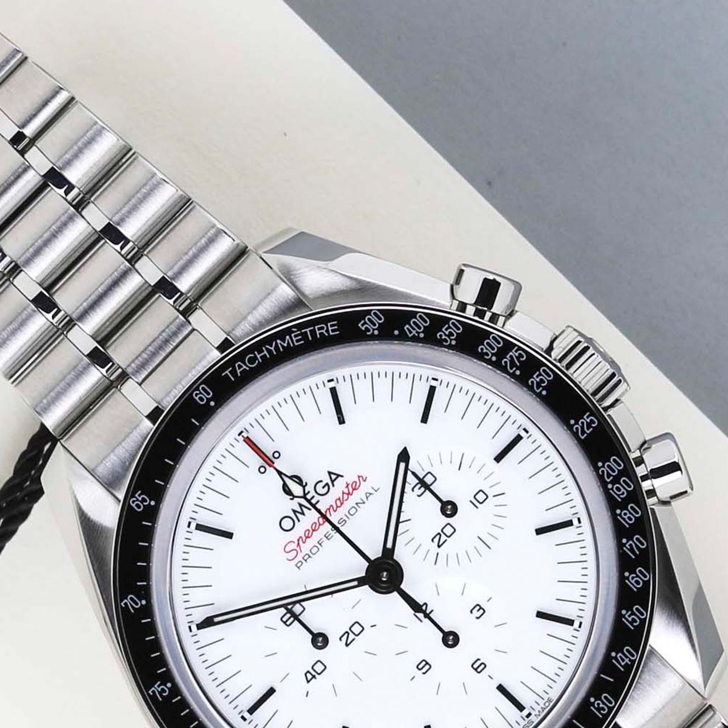 Omega Speedmaster Professional Moonwatch 310.30.42.50.04.001 (2024) - White dial 42 mm Steel case (3/8)