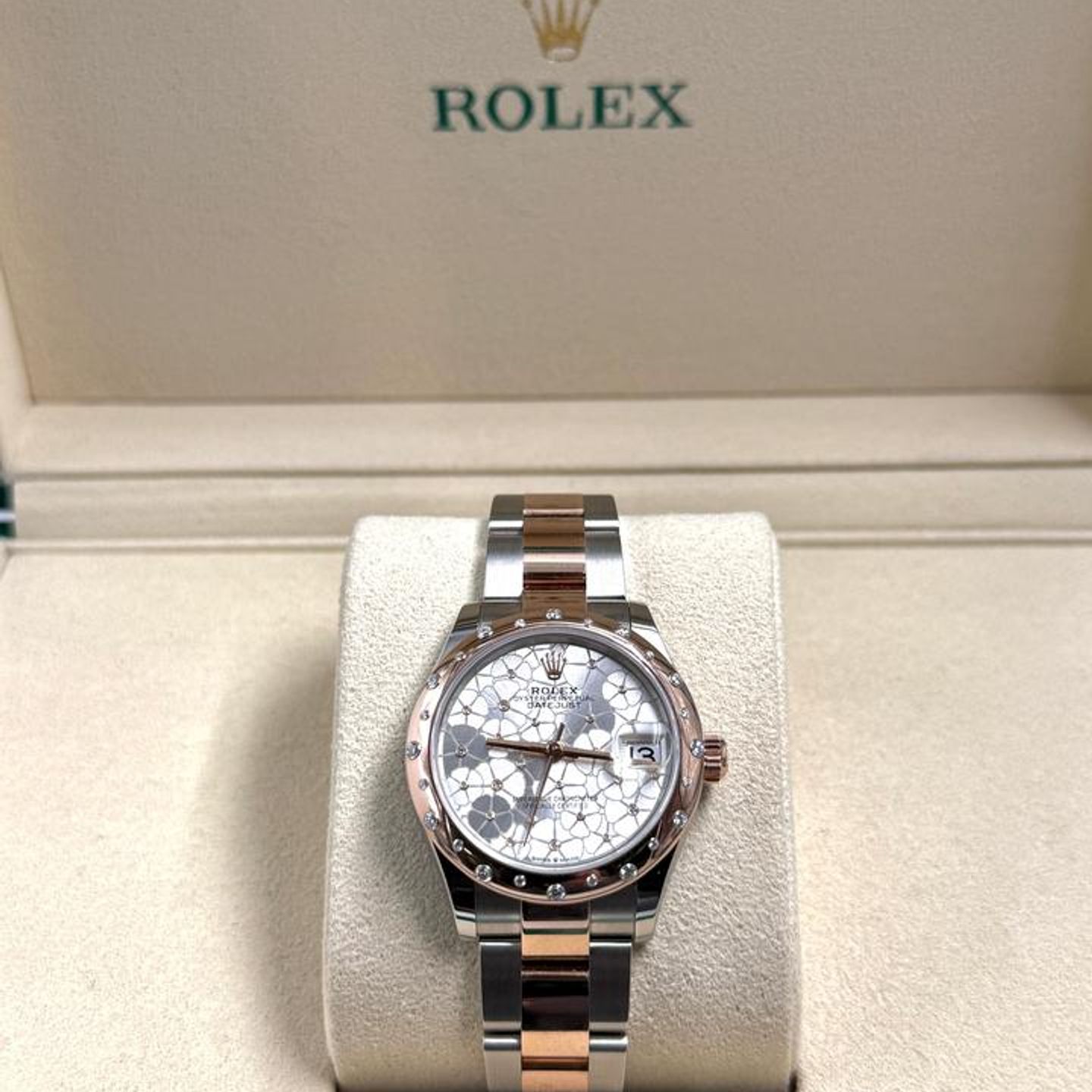 Rolex Datejust 278341RBR (2025) - Silver dial 31 mm Steel case (7/10)