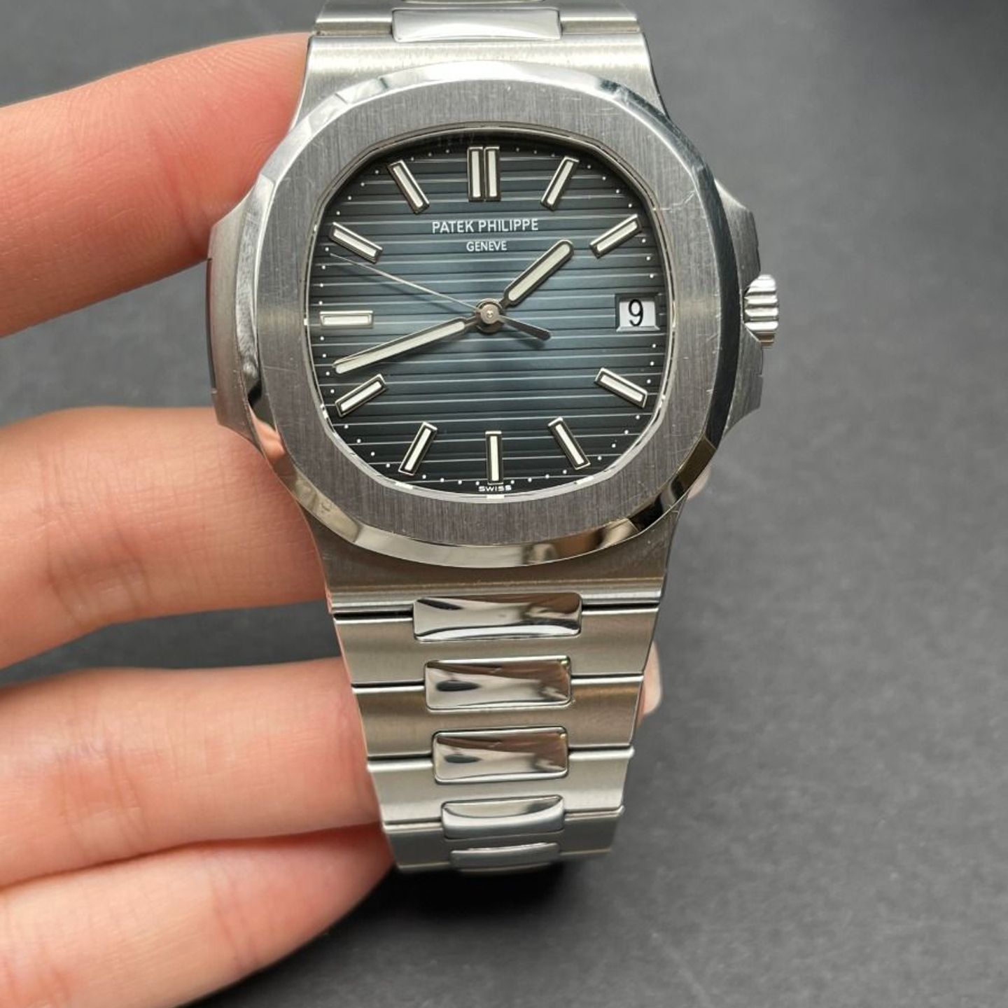 Patek Philippe Nautilus 5711/1A-010 (2011) - Blauw wijzerplaat 40mm Staal (2/8)