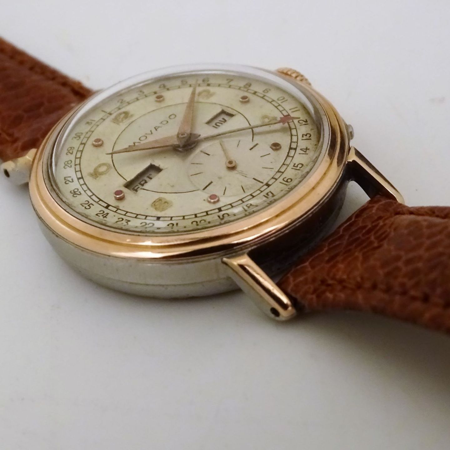 Movado Vintage Unknown (1945) - Champagne dial 33 mm Gold/Steel case (5/8)