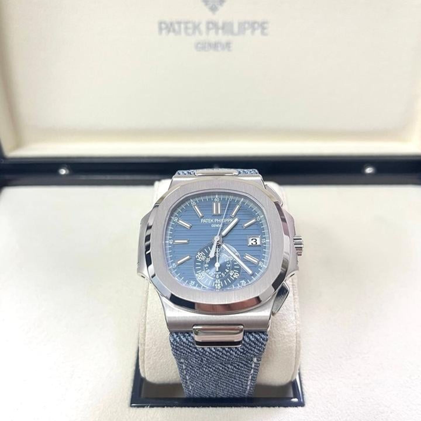 Patek Philippe Nautilus 5980/60G-001 - (11/16)