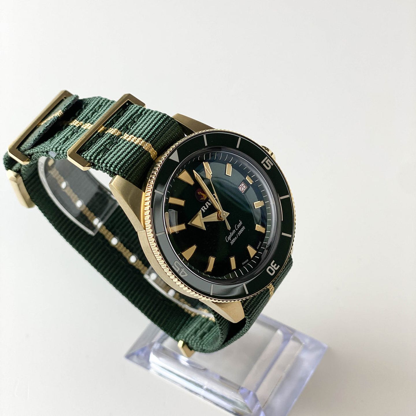 Rado HyperChrome Captain Cook R32504317 (2023) - Green dial 42 mm Bronze case (3/4)