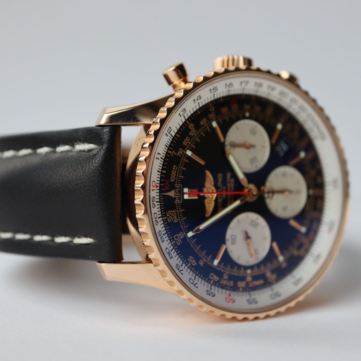 Breitling Navitimer 01 RB012012/BA49 (2024) - Black dial 43 mm Red Gold case (6/8)