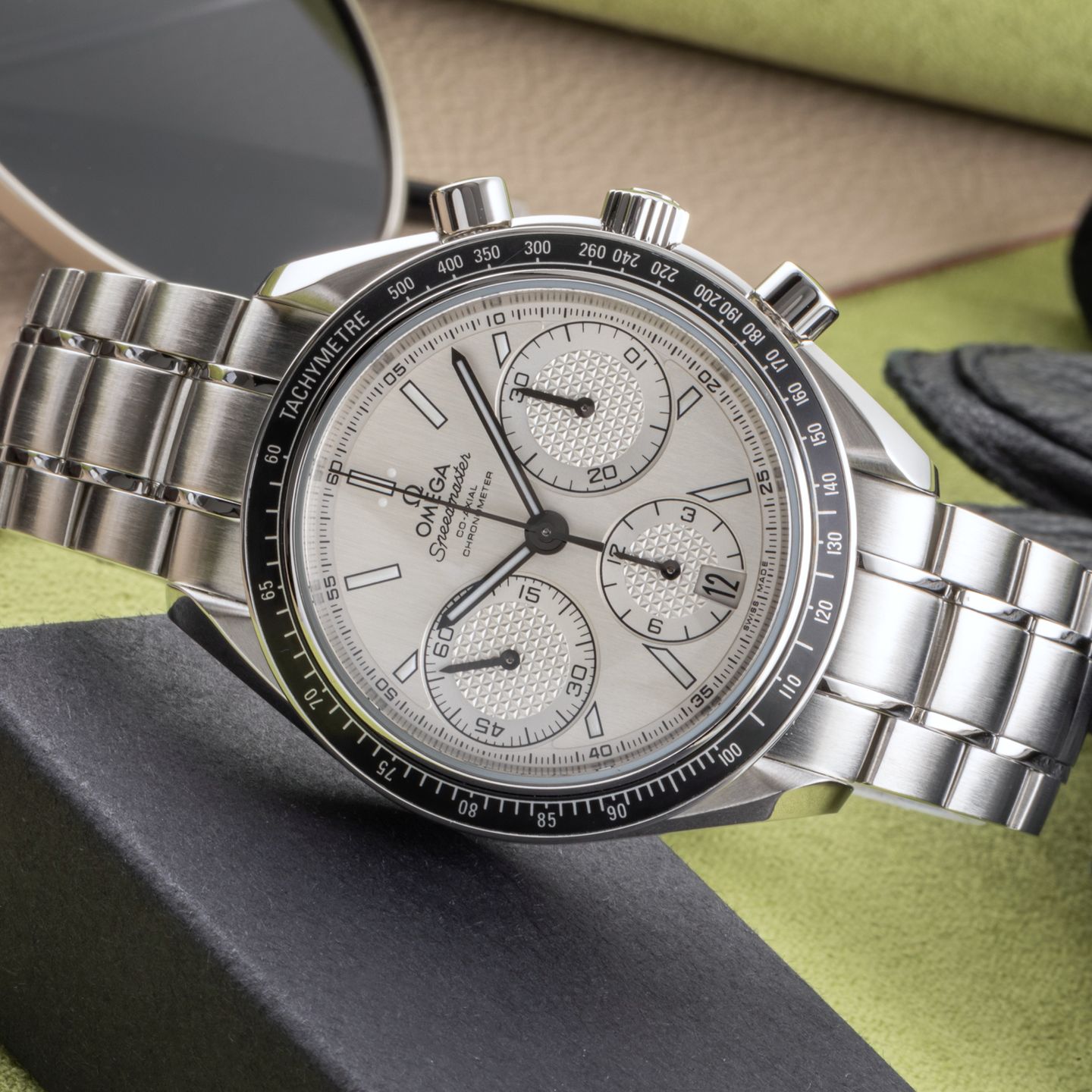 Omega Speedmaster Racing 326.30.40.50.02.001 (Onbekend (willekeurig serienummer)) - Zilver wijzerplaat 40mm Staal (2/8)