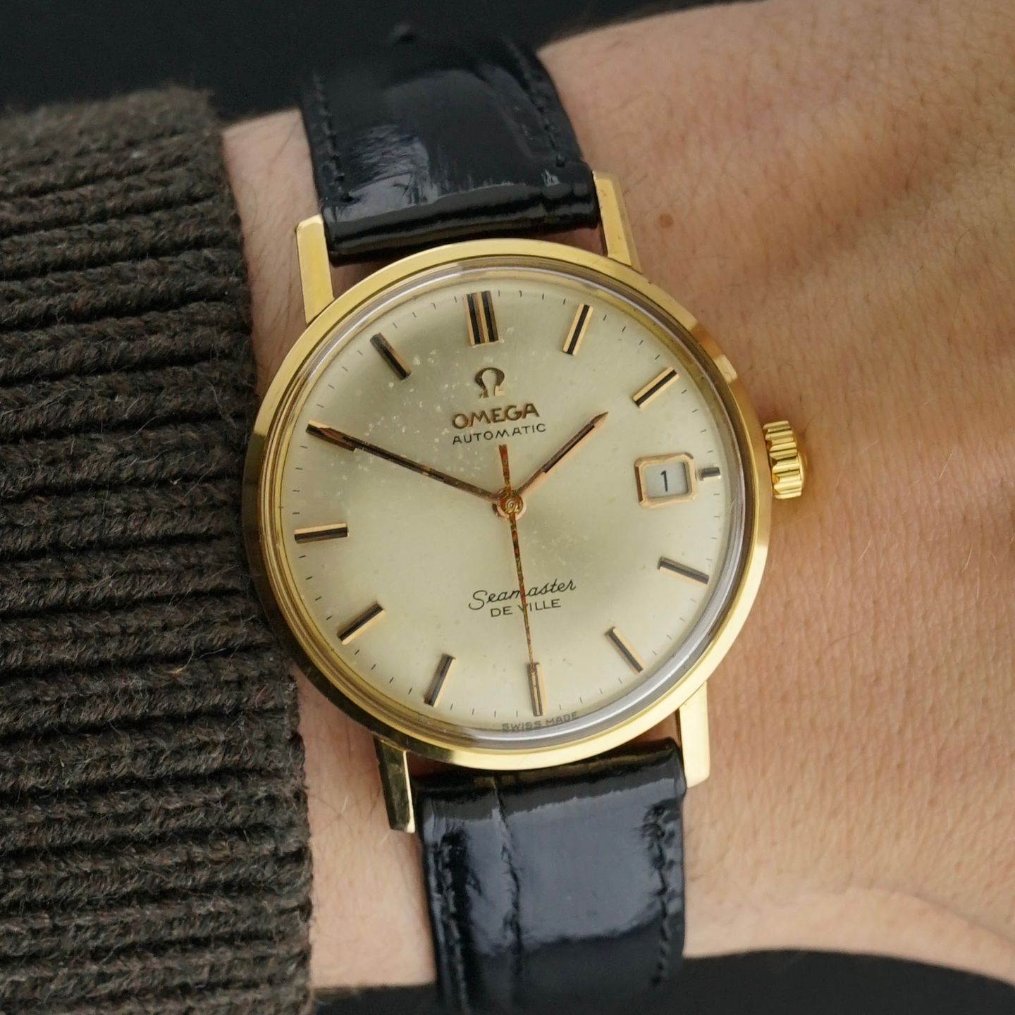 Omega Seamaster 166.020 (1965) - White dial 34 mm Yellow Gold case (2/8)