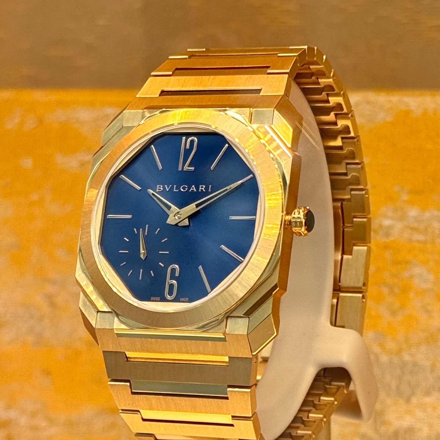 Bulgari Octo 103812 (2025) - Blauw wijzerplaat 40mm Geelgoud (3/3)