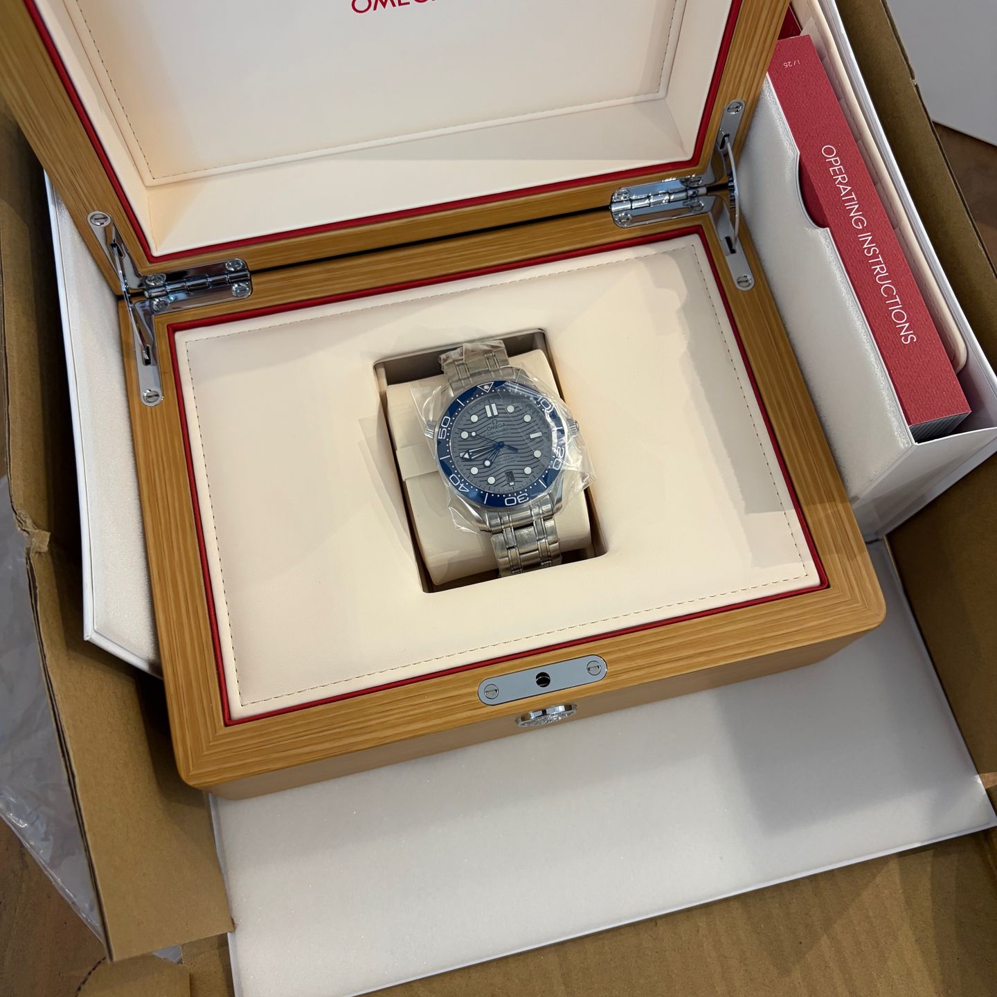 Omega Seamaster Diver 300 M 210.30.42.20.06.001 - (2/8)