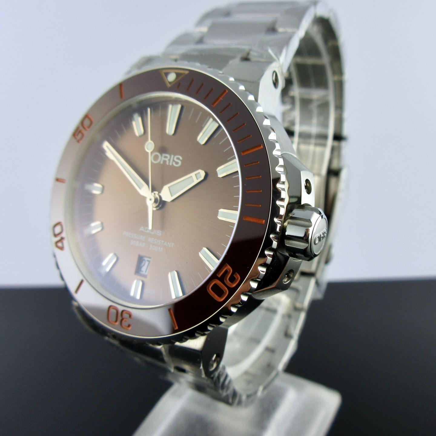 Oris Aquis Date 01 733 7730 4152-07 8 24 05PEB (2024) - Bruin wijzerplaat 44mm Staal (2/8)