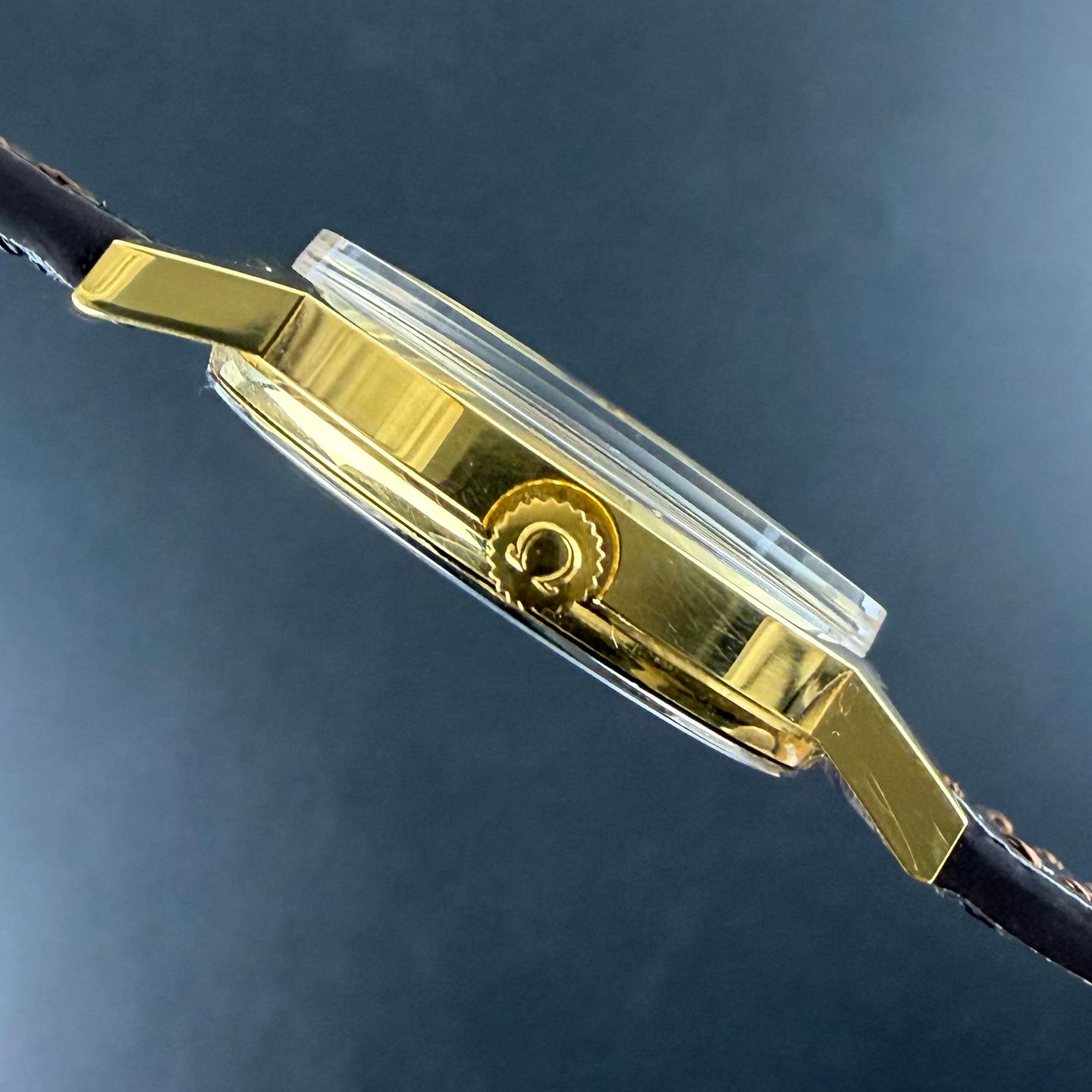 Omega Genève 136.0104 (1977) - Gold dial 35 mm Gold/Steel case (5/8)