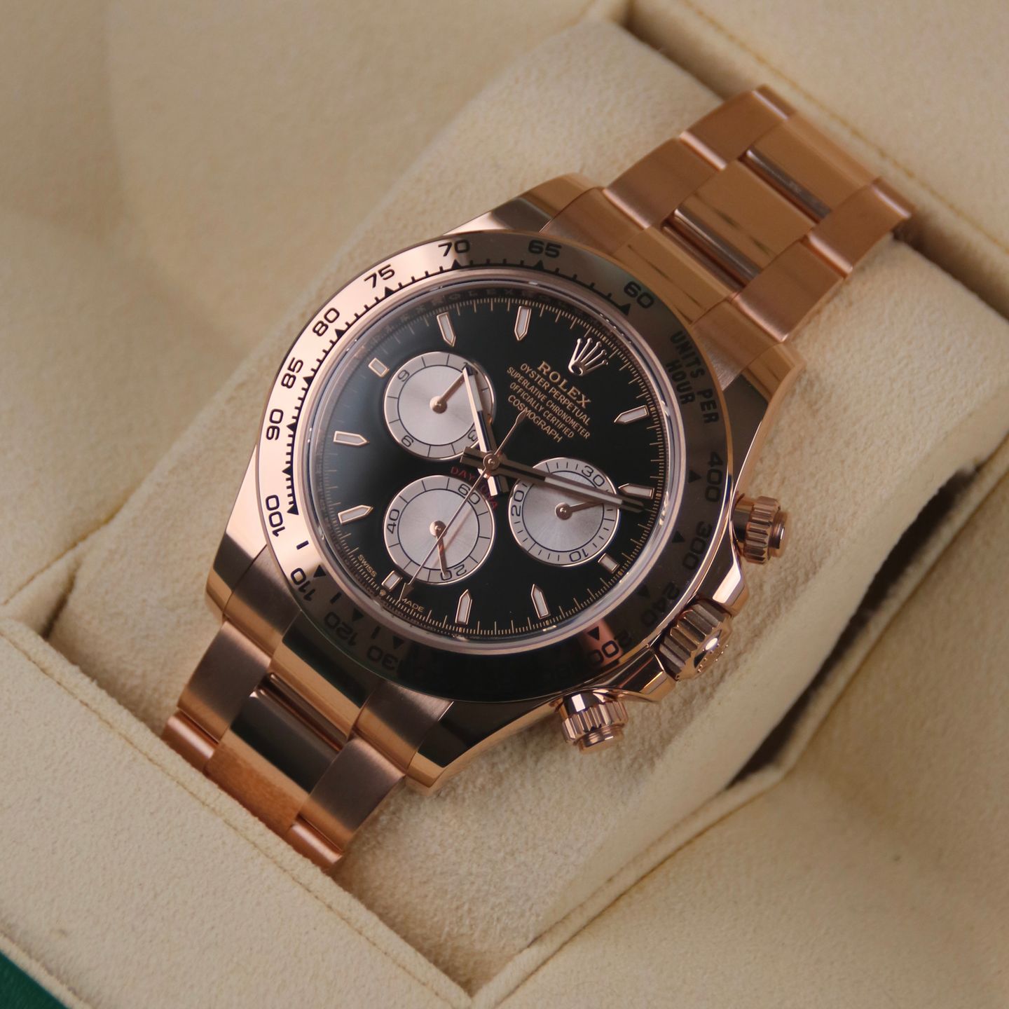 Rolex Daytona 126505 (2024) - Black dial 40 mm Rose Gold case (1/8)