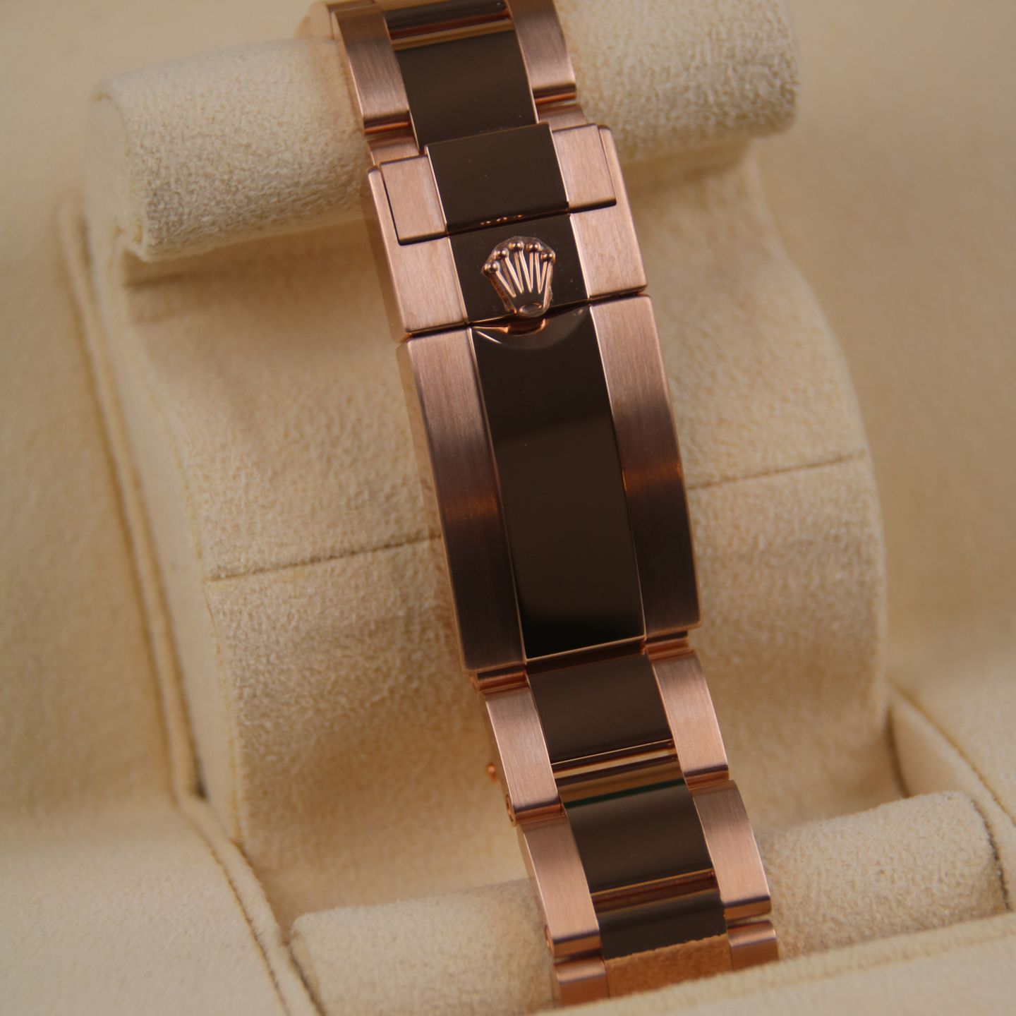 Rolex Daytona 126505 (2024) - Black dial 40 mm Rose Gold case (7/8)